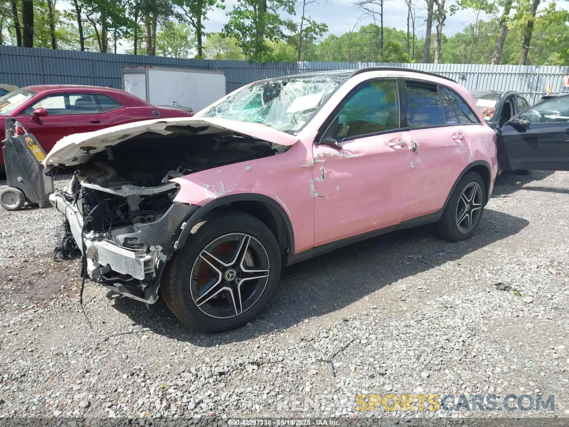 2 Photograph of a damaged car W1N0G8EB3NV381527 MERCEDES-BENZ GLC 300 2022