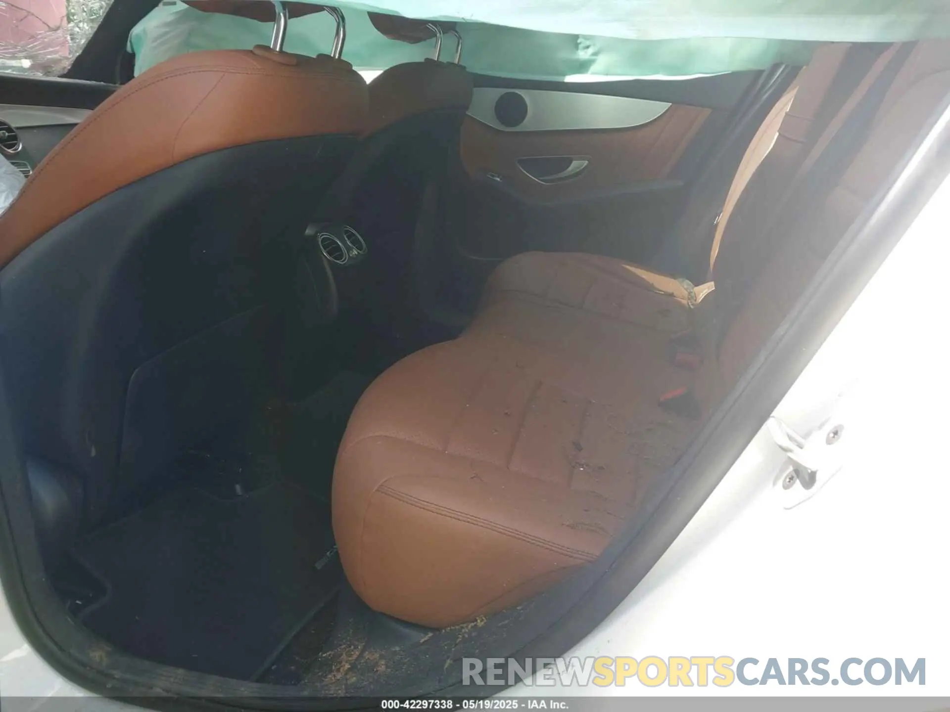 8 Photograph of a damaged car W1N0G8EB3NV381527 MERCEDES-BENZ GLC 300 2022