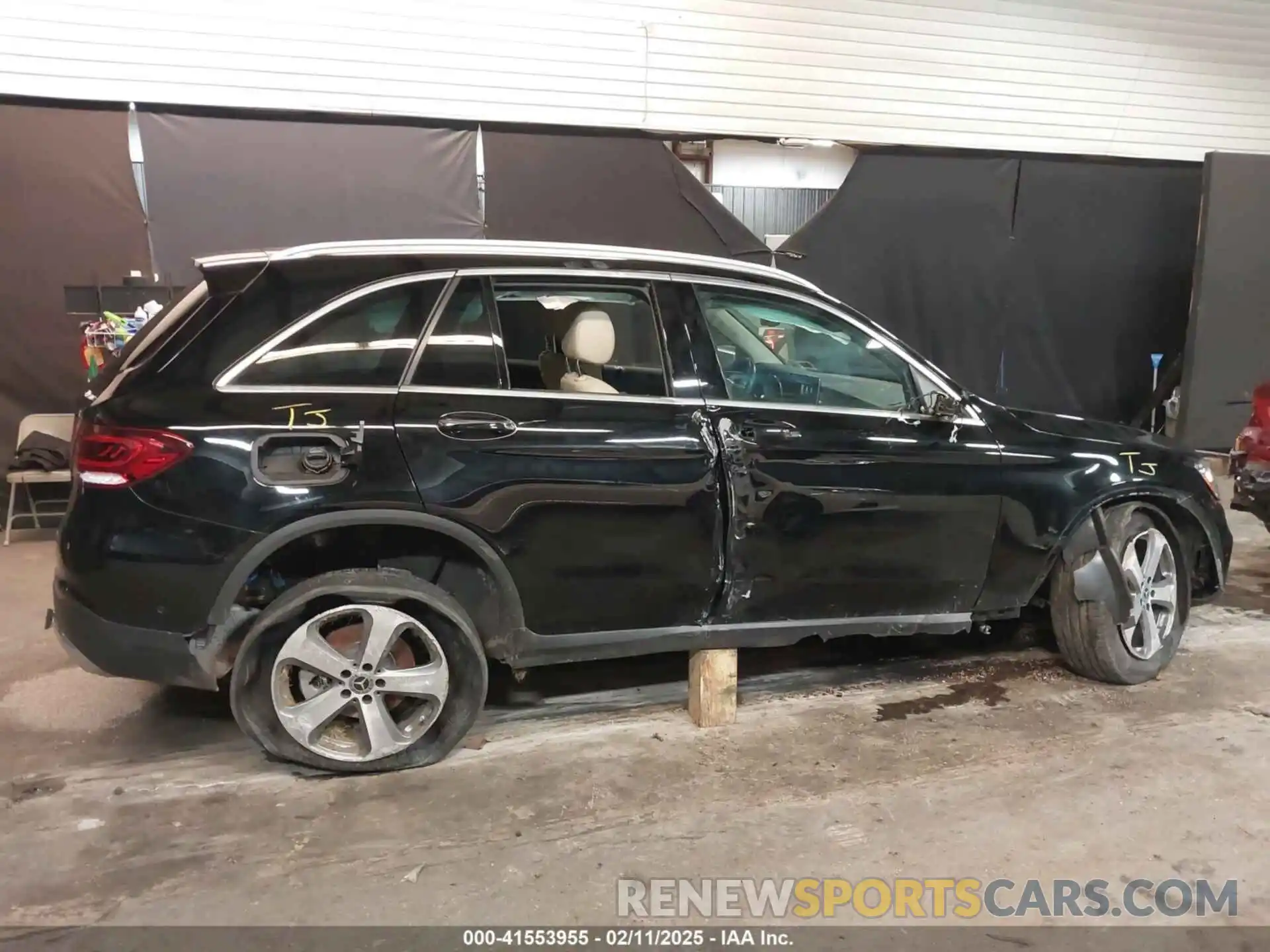 13 Photograph of a damaged car W1N0G8EB3NV395735 MERCEDES-BENZ GLC 300 2022