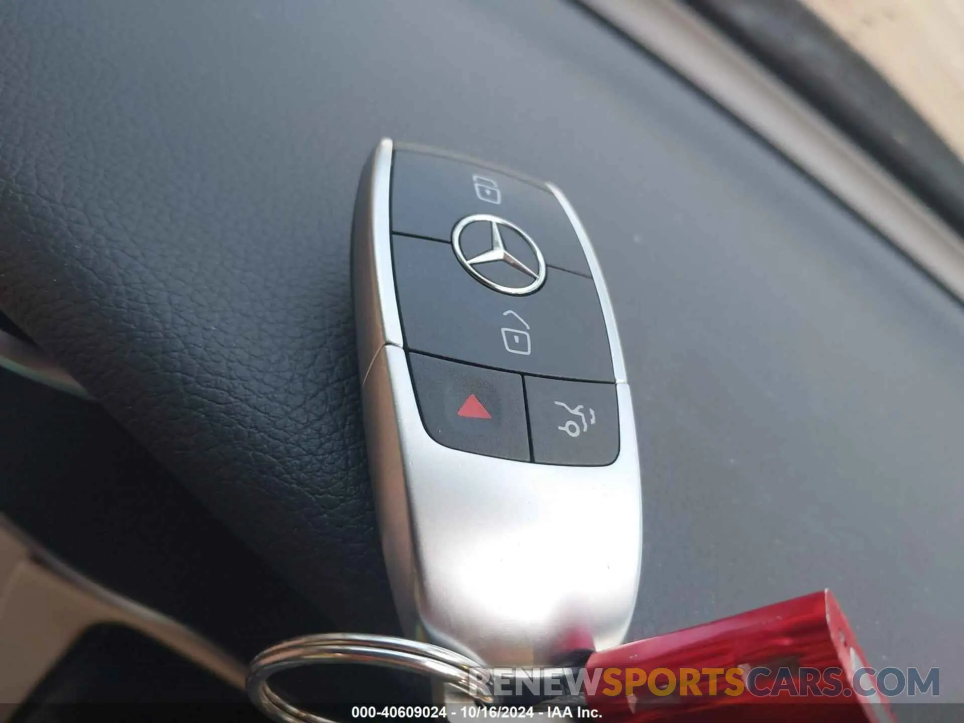 11 Photograph of a damaged car W1N0G8EB4NV389216 MERCEDES-BENZ GLC 300 2022