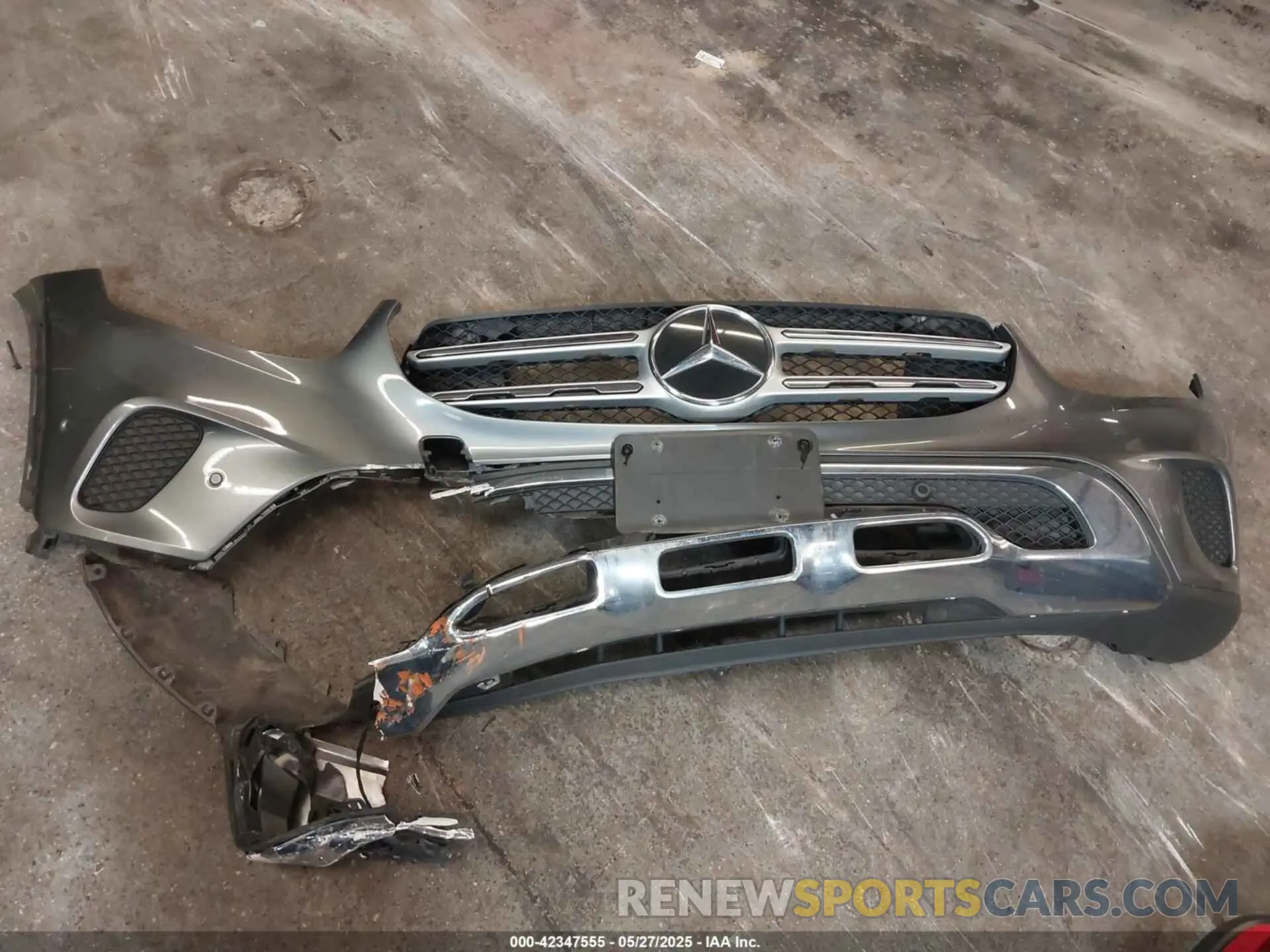 12 Photograph of a damaged car W1N0G8EB5NV331213 MERCEDES-BENZ GLC 300 2022