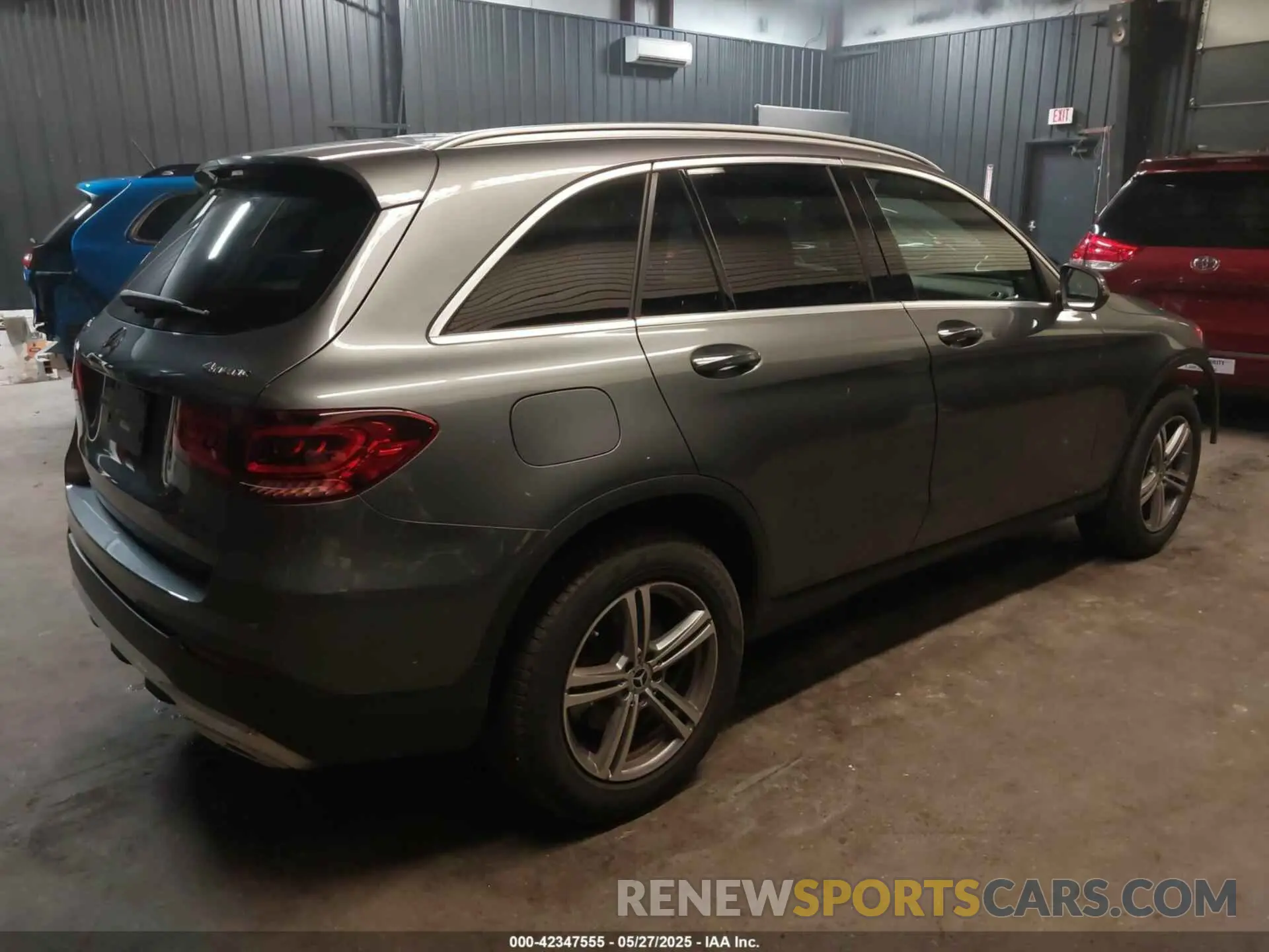 4 Photograph of a damaged car W1N0G8EB5NV331213 MERCEDES-BENZ GLC 300 2022