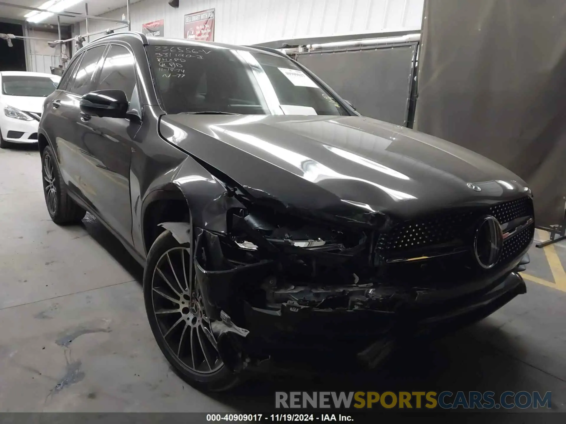 1 Photograph of a damaged car W1N0G8EB5NV336556 MERCEDES-BENZ GLC 300 2022