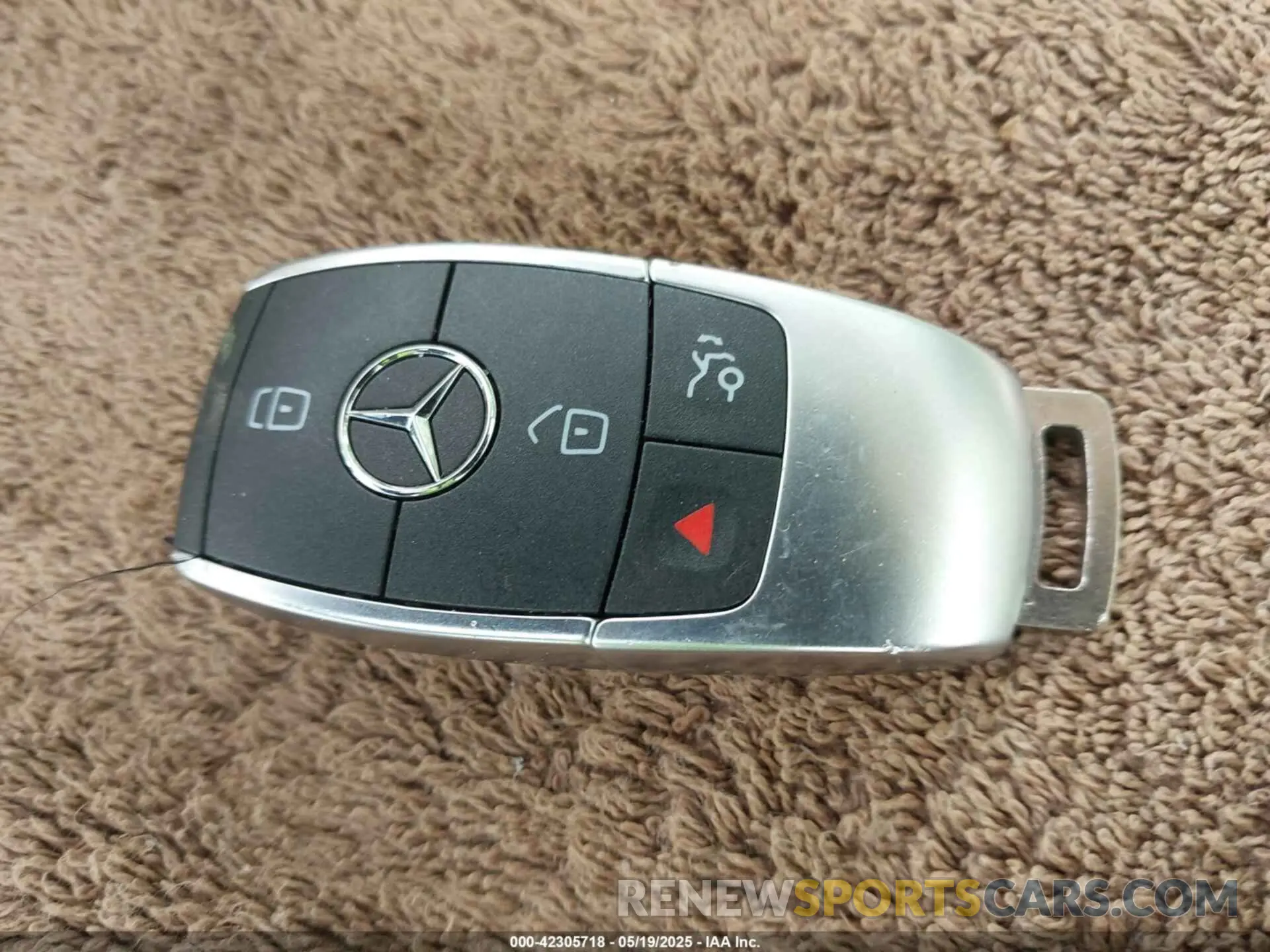 11 Photograph of a damaged car W1N0G8EB5NV389838 MERCEDES-BENZ GLC 300 2022