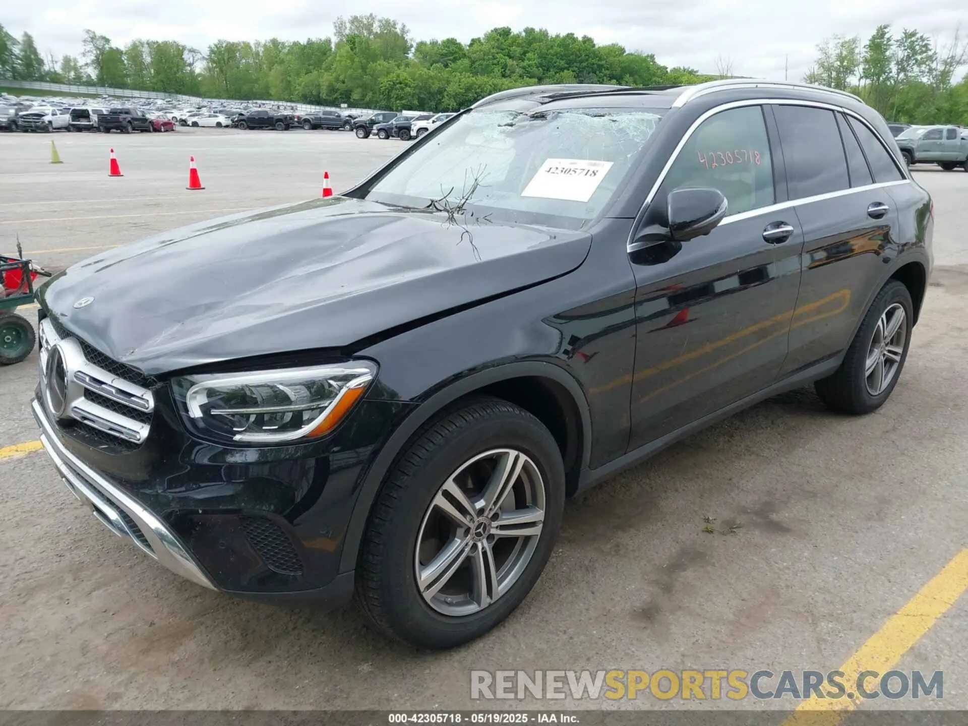 2 Photograph of a damaged car W1N0G8EB5NV389838 MERCEDES-BENZ GLC 300 2022
