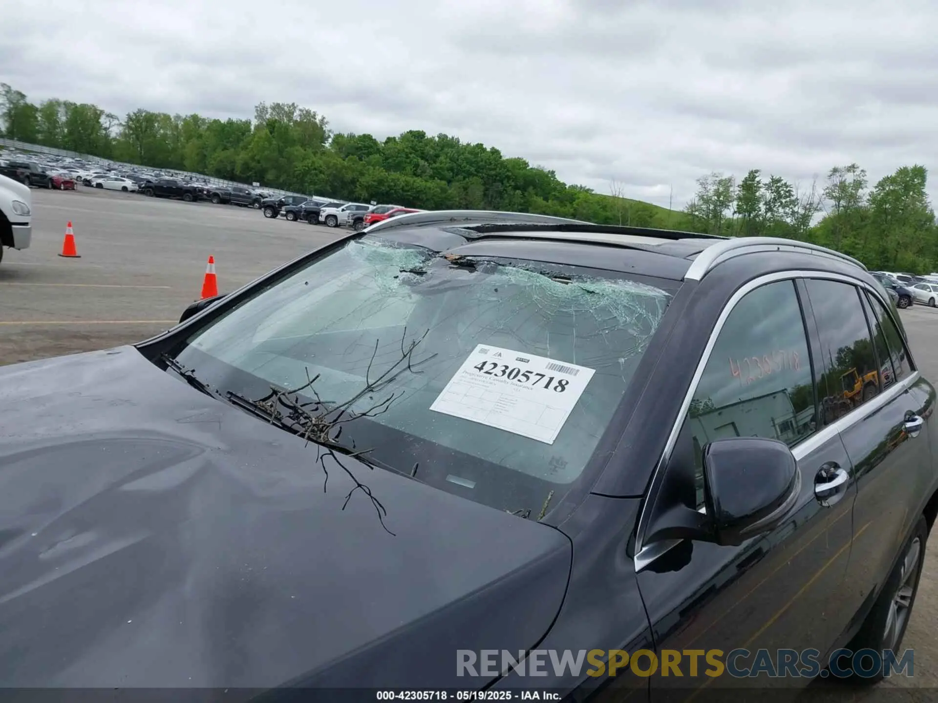 6 Photograph of a damaged car W1N0G8EB5NV389838 MERCEDES-BENZ GLC 300 2022
