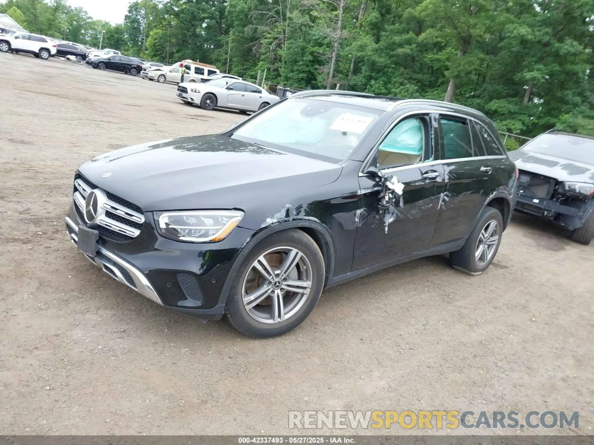2 Photograph of a damaged car W1N0G8EB6NG028882 MERCEDES-BENZ GLC 300 2022