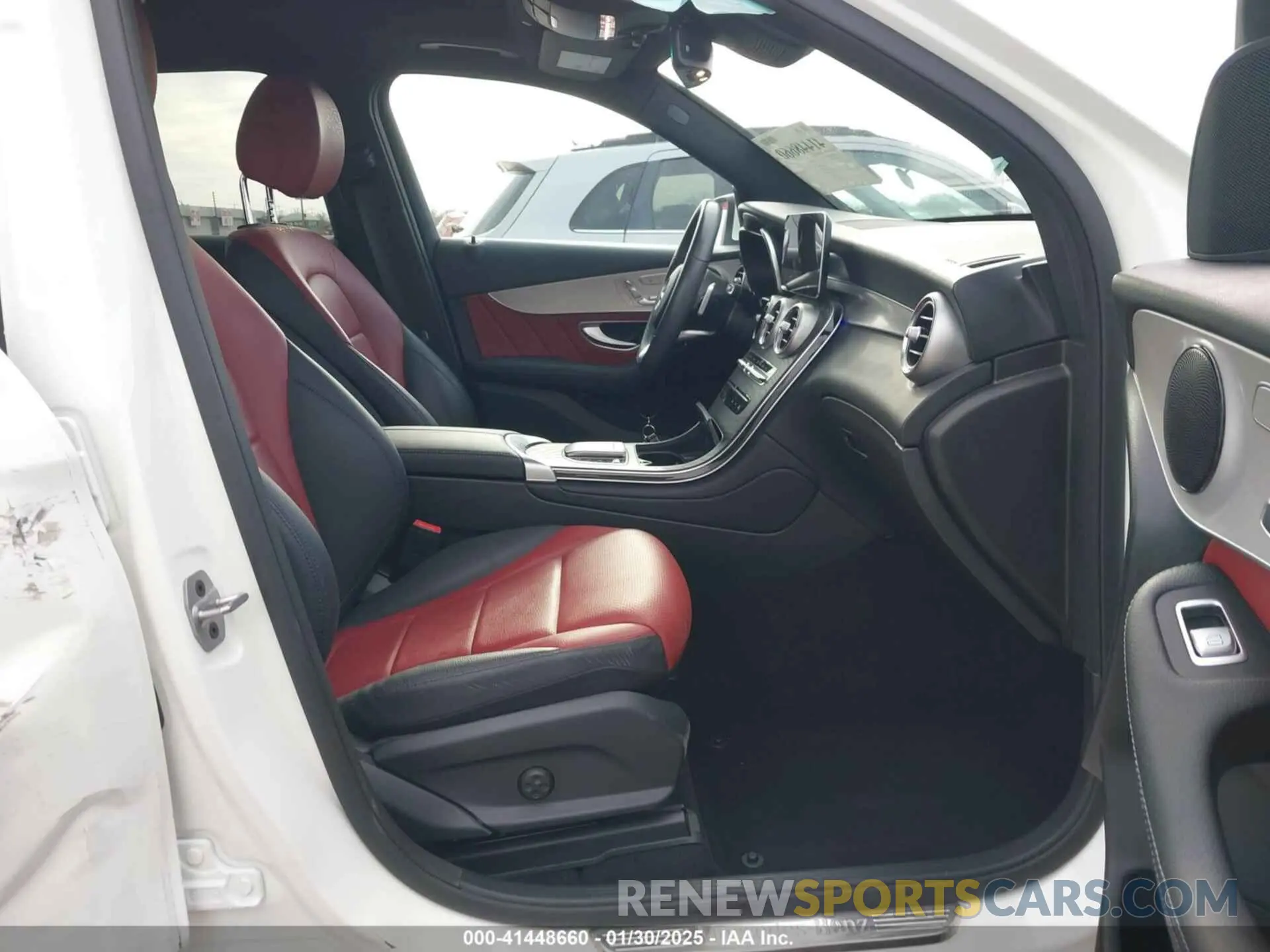 5 Photograph of a damaged car W1N0G8EB6NG078133 MERCEDES-BENZ GLC 300 2022