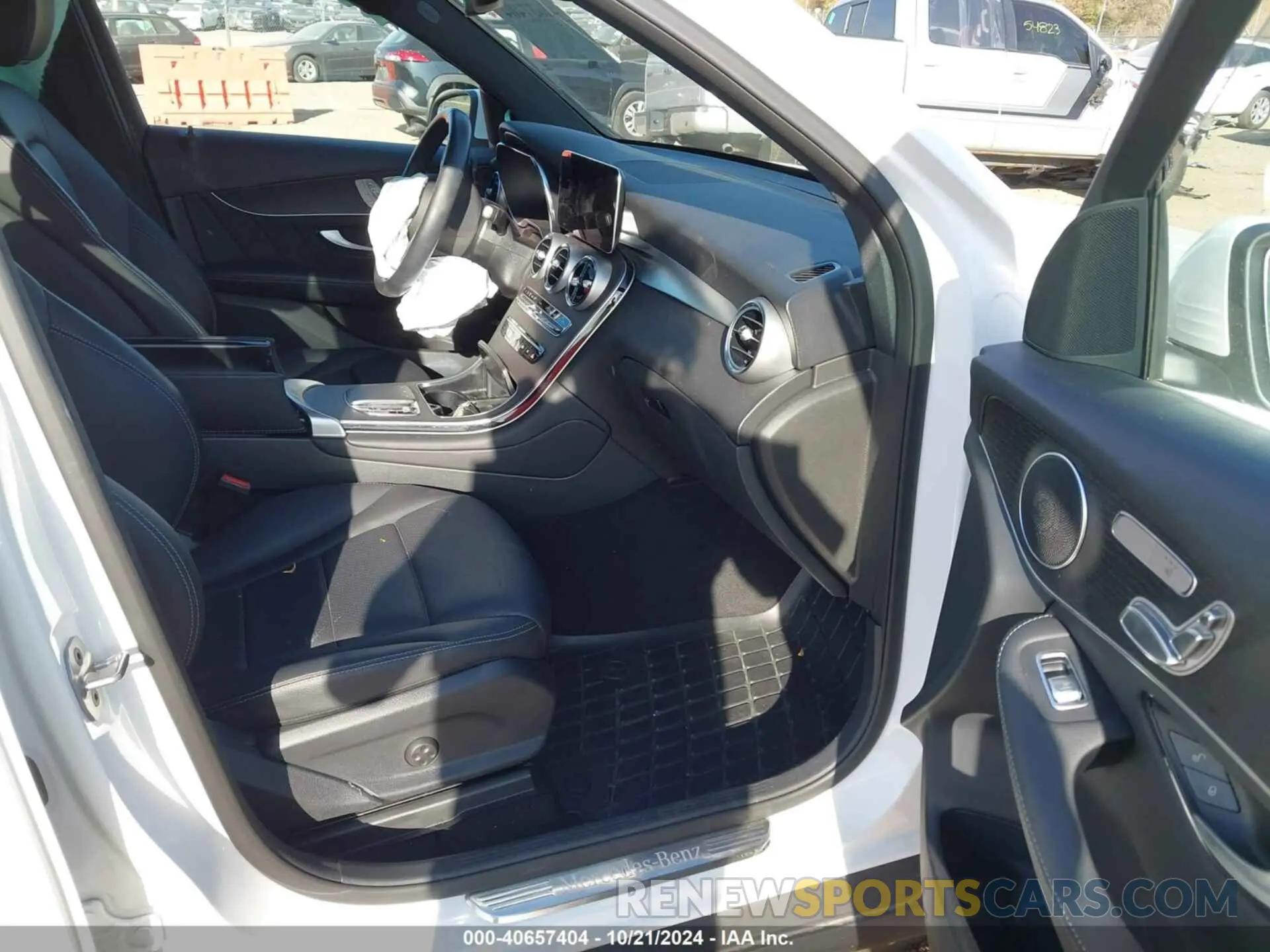 5 Photograph of a damaged car W1N0G8EB7NV389629 MERCEDES-BENZ GLC 300 2022