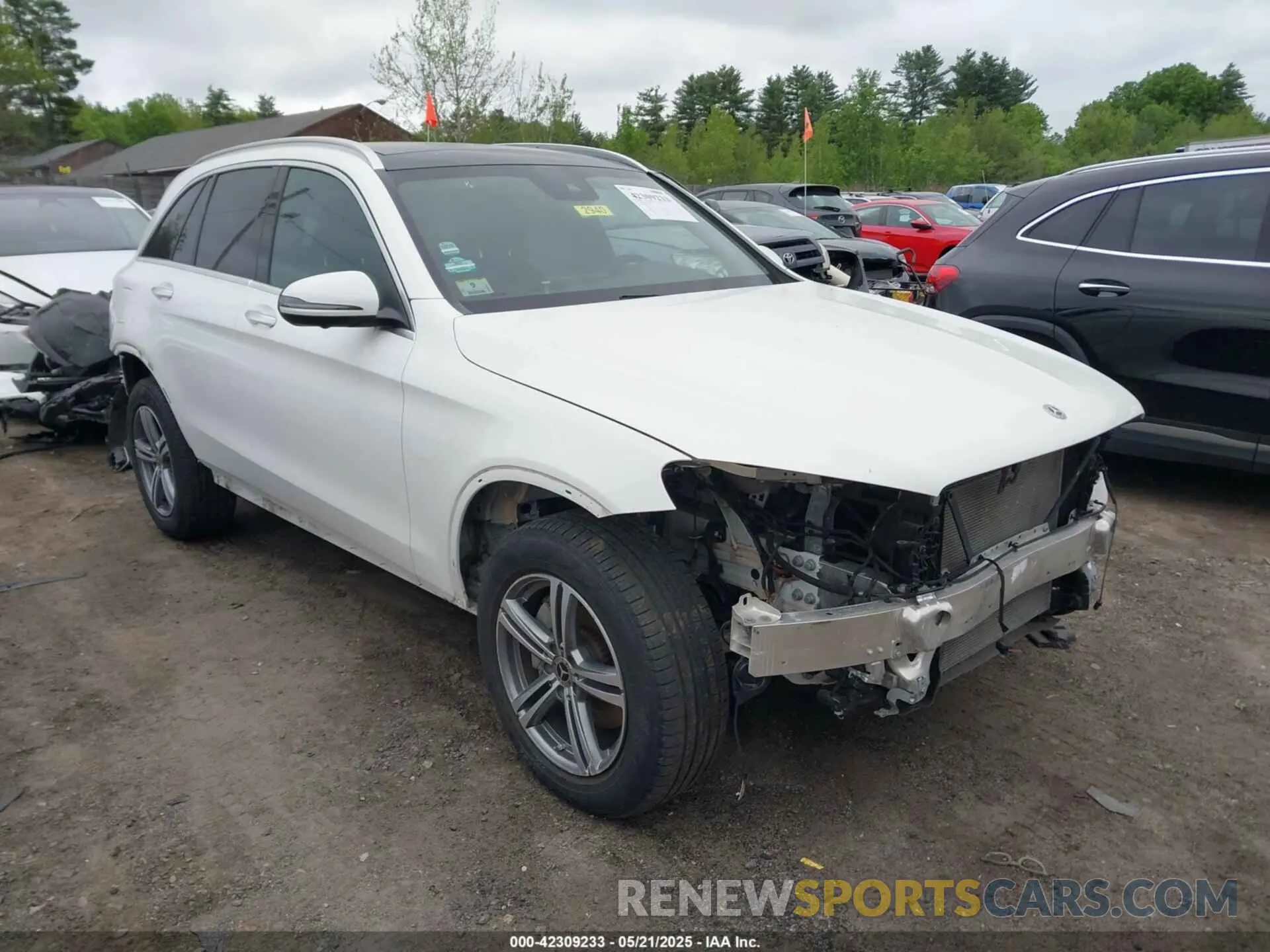 1 Photograph of a damaged car W1N0G8EB8NV368174 MERCEDES-BENZ GLC 300 2022