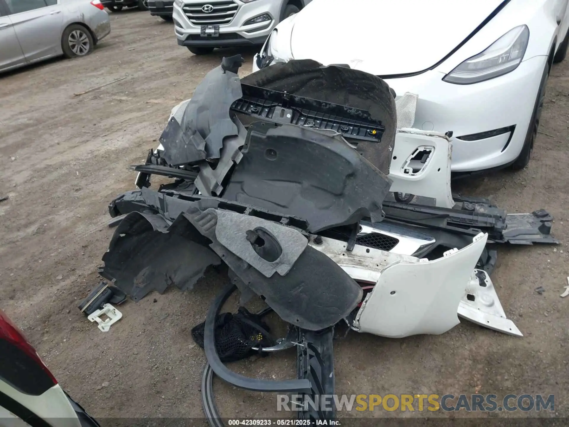 12 Photograph of a damaged car W1N0G8EB8NV368174 MERCEDES-BENZ GLC 300 2022