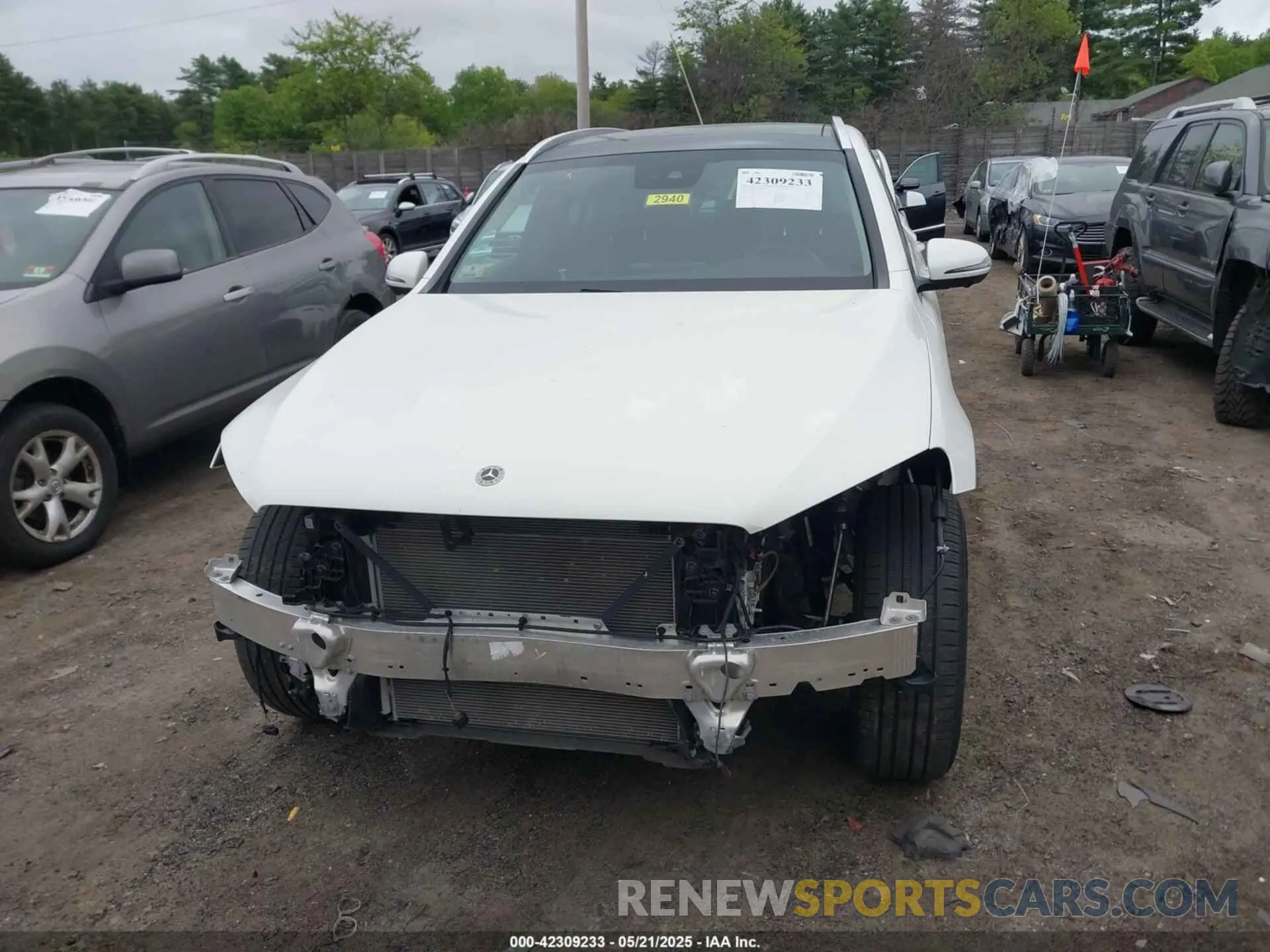 13 Photograph of a damaged car W1N0G8EB8NV368174 MERCEDES-BENZ GLC 300 2022