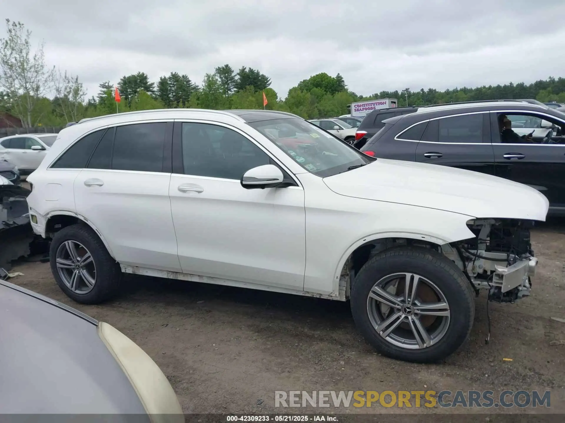 14 Photograph of a damaged car W1N0G8EB8NV368174 MERCEDES-BENZ GLC 300 2022