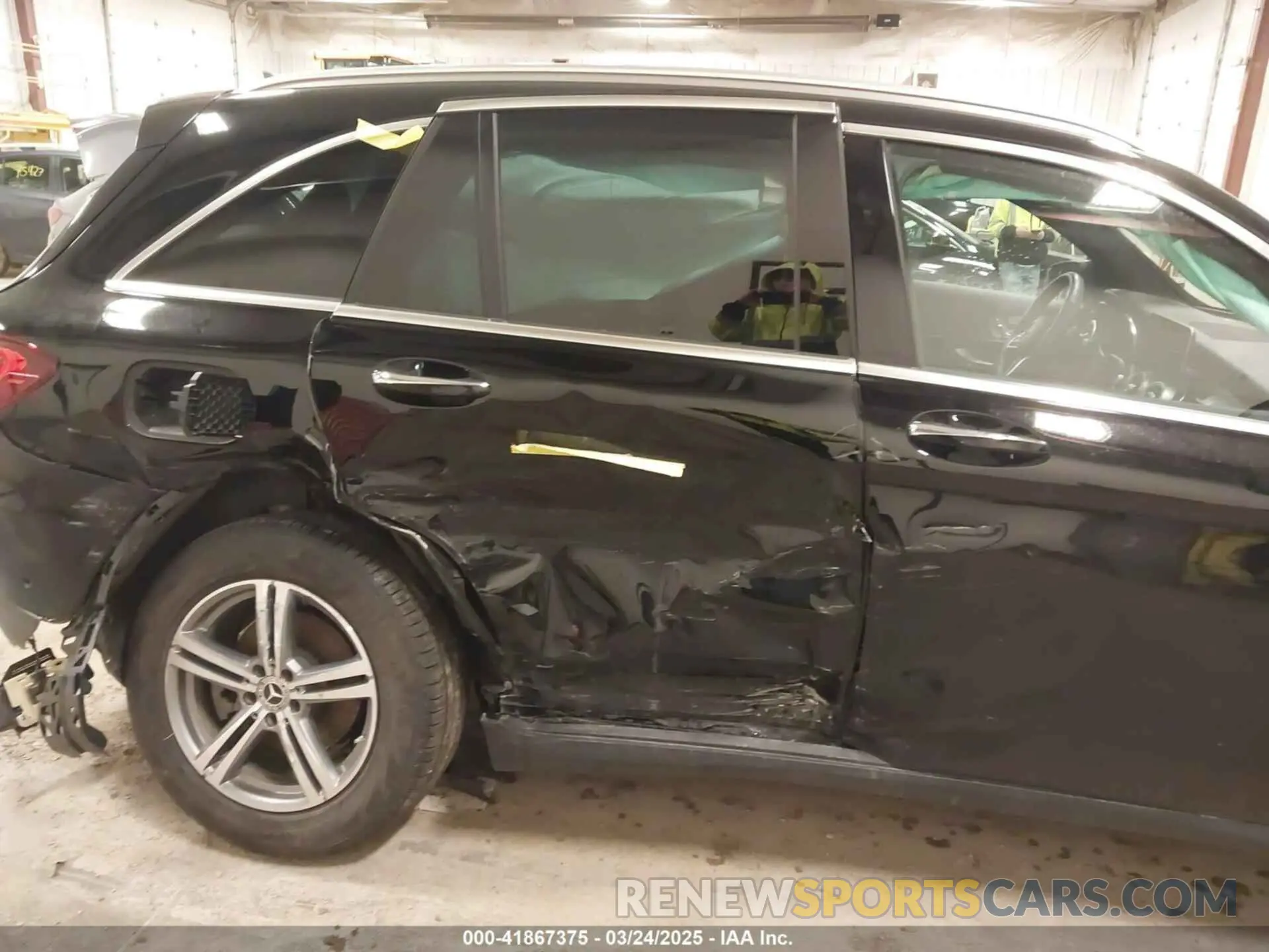 6 Photograph of a damaged car W1N0G8EB8NV370264 MERCEDES-BENZ GLC 300 2022