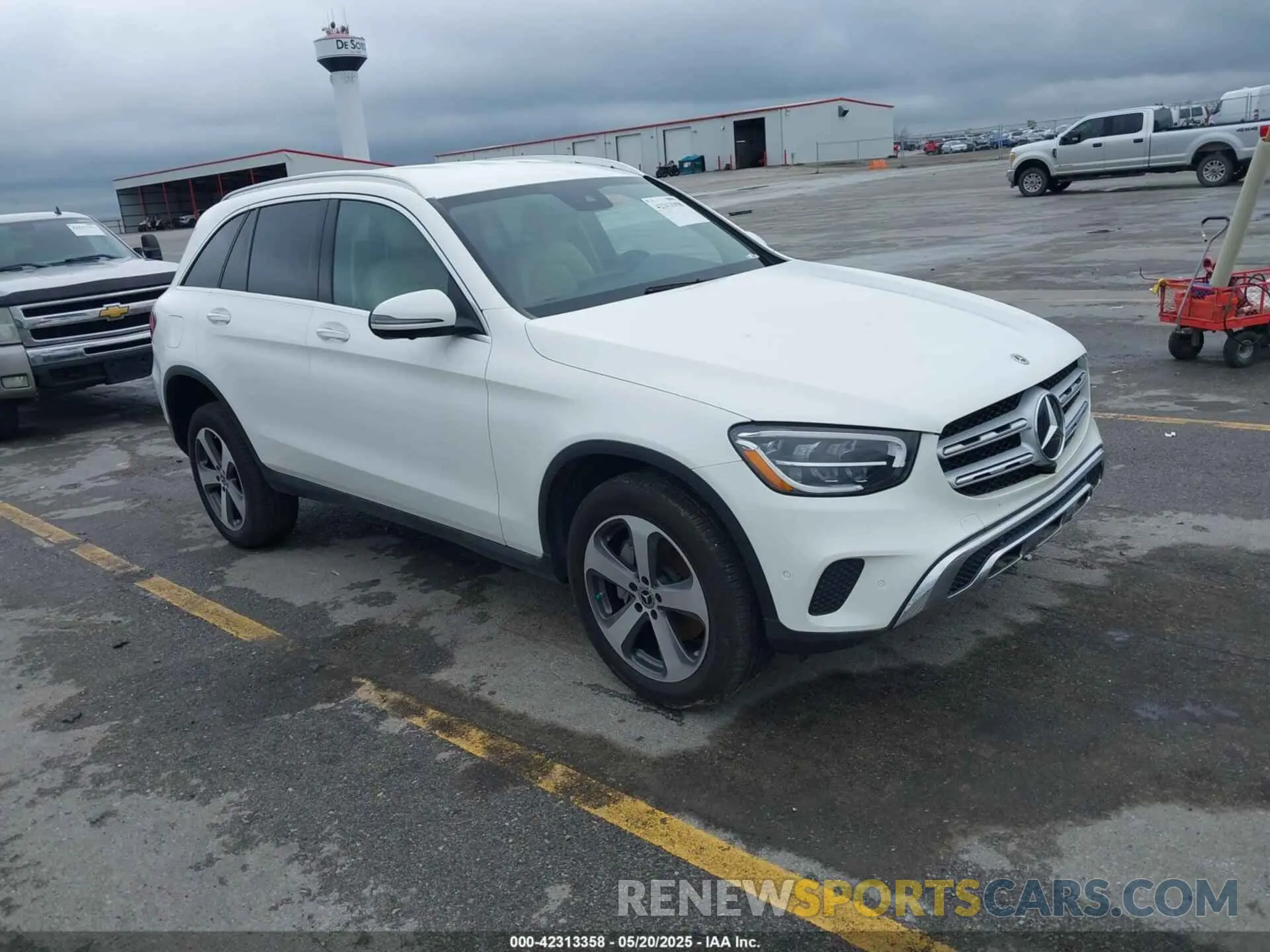 1 Photograph of a damaged car W1N0G8EB9NG116907 MERCEDES-BENZ GLC 300 2022