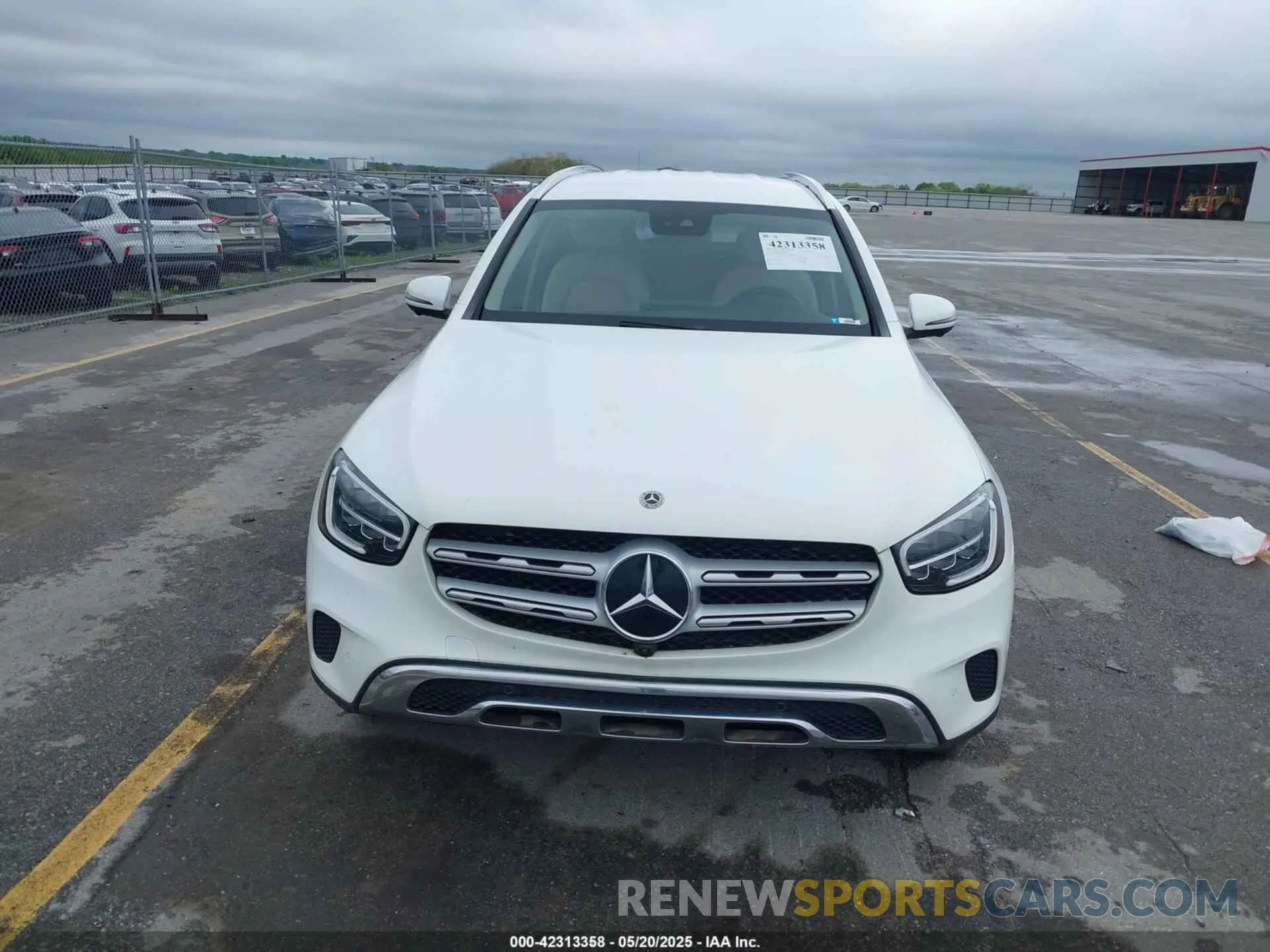 11 Photograph of a damaged car W1N0G8EB9NG116907 MERCEDES-BENZ GLC 300 2022