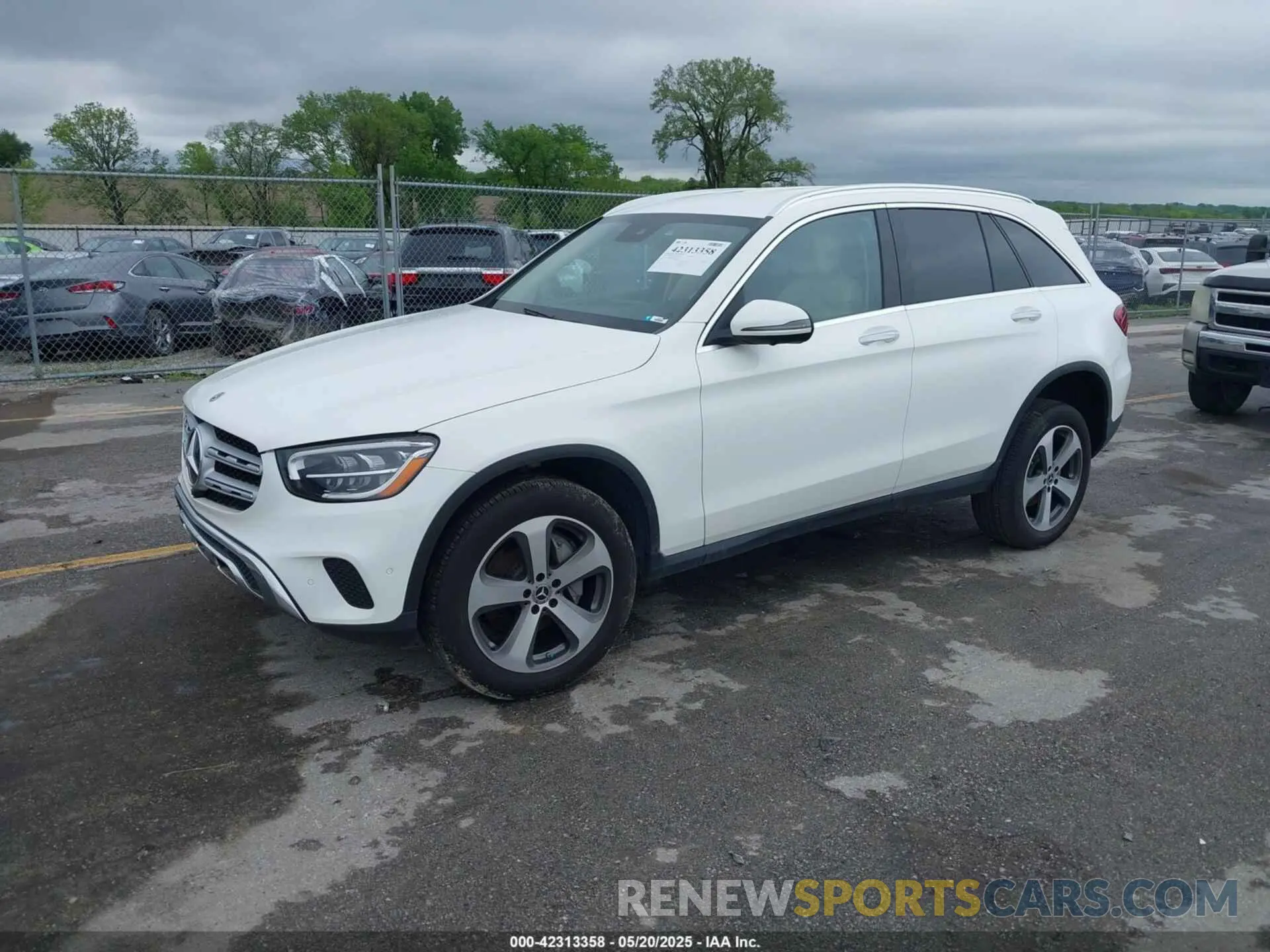 2 Photograph of a damaged car W1N0G8EB9NG116907 MERCEDES-BENZ GLC 300 2022