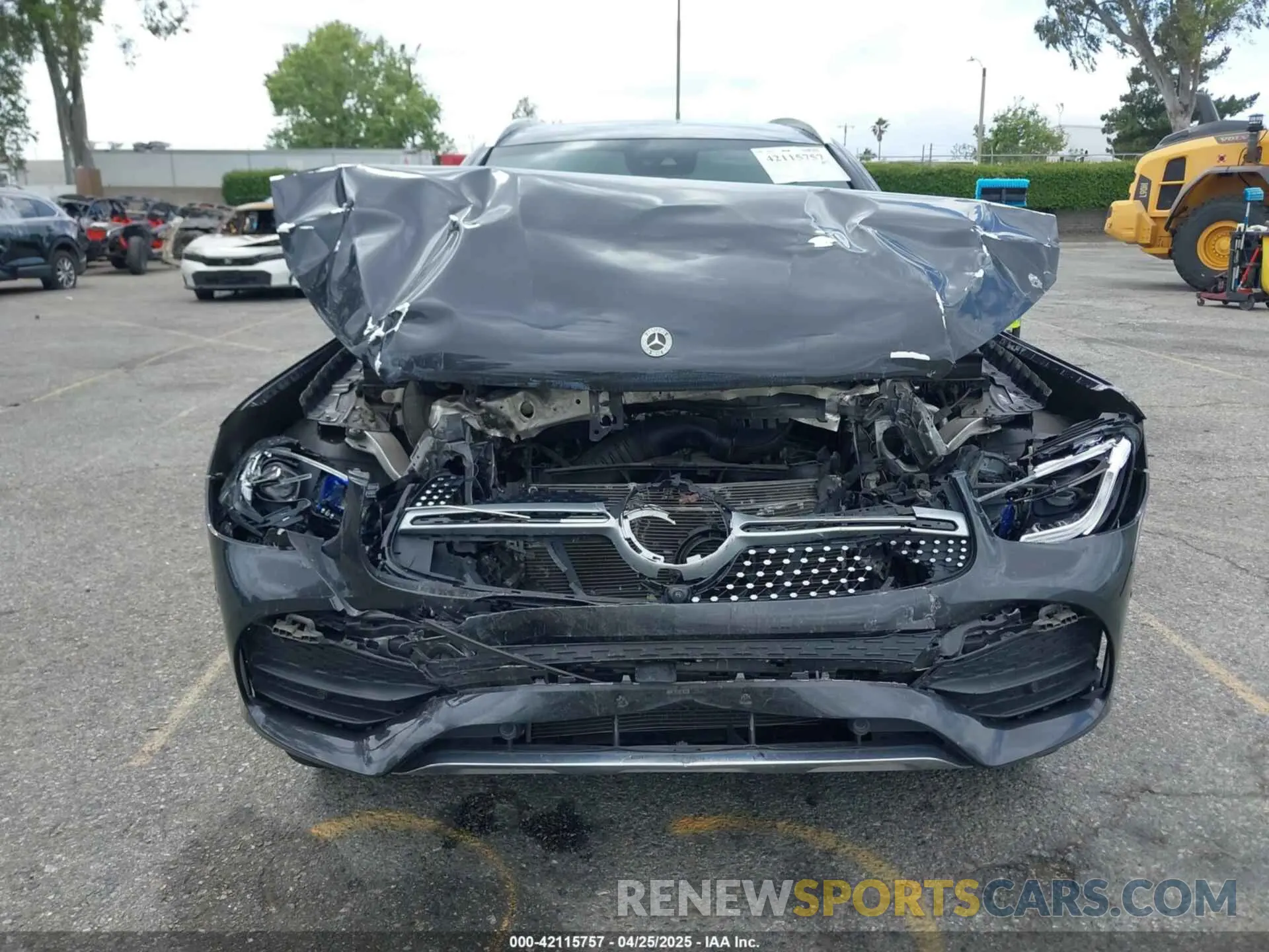 12 Photograph of a damaged car W1N0G8EBXNG052702 MERCEDES-BENZ GLC 300 2022