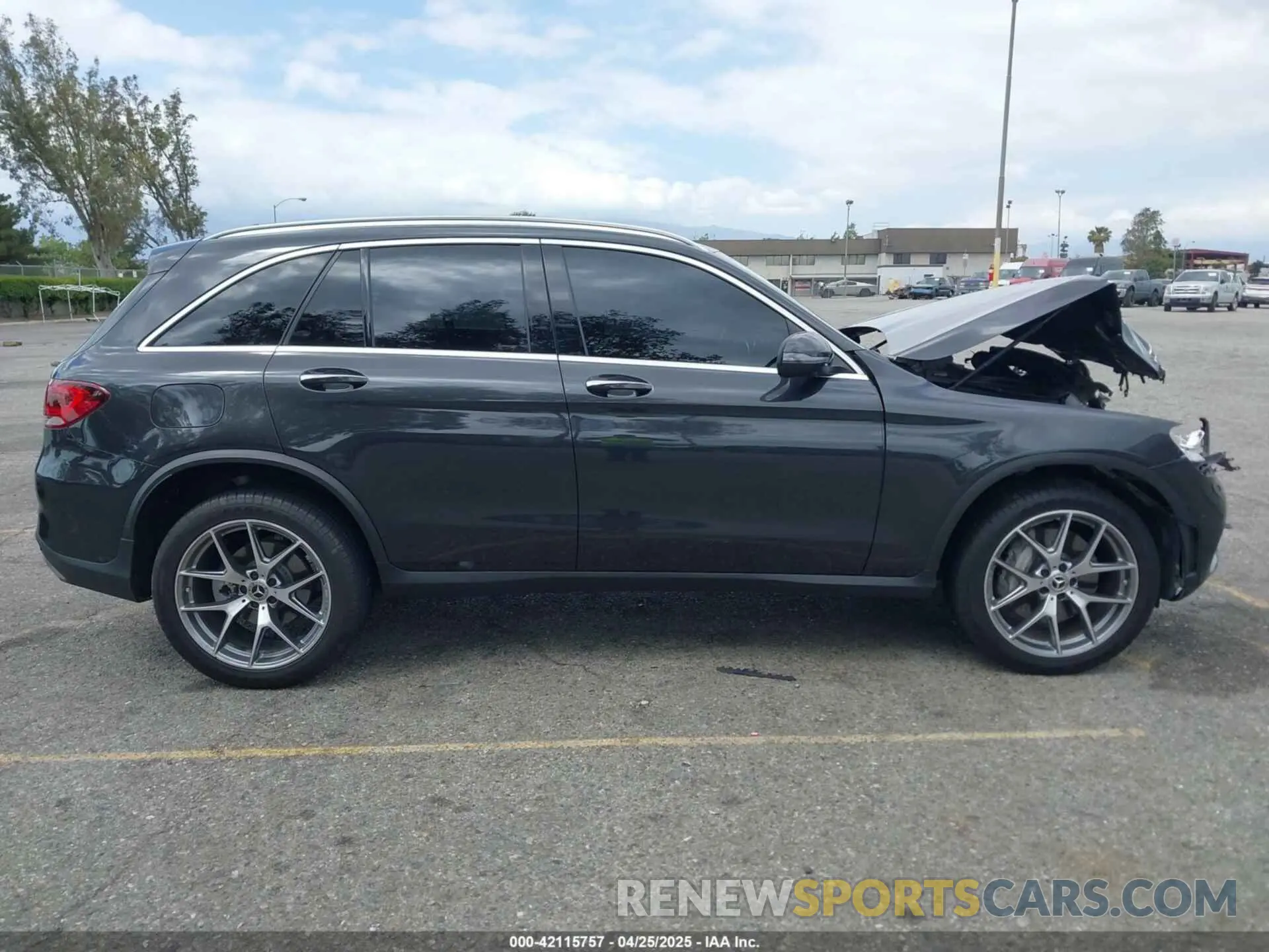 13 Photograph of a damaged car W1N0G8EBXNG052702 MERCEDES-BENZ GLC 300 2022