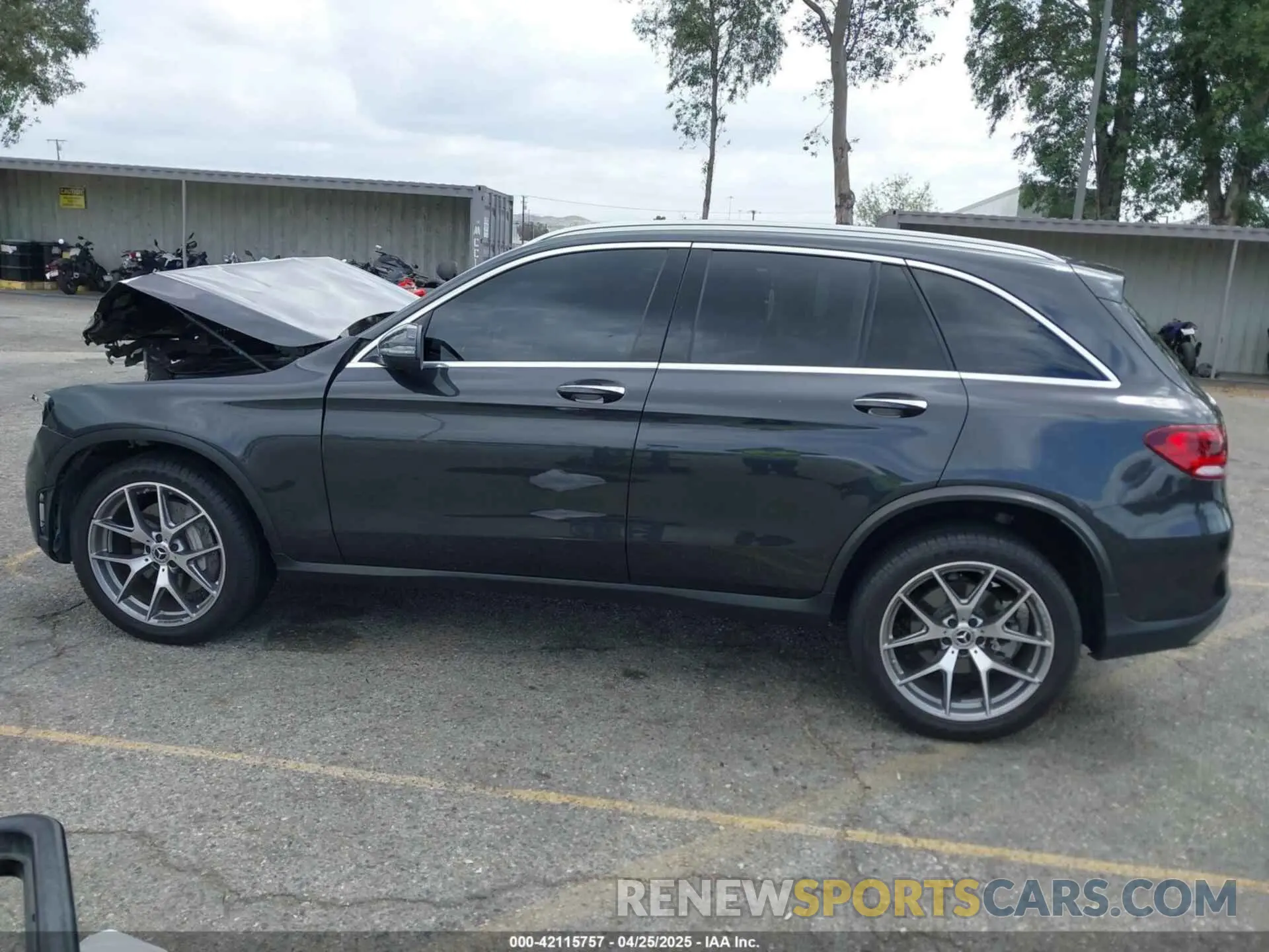 14 Photograph of a damaged car W1N0G8EBXNG052702 MERCEDES-BENZ GLC 300 2022