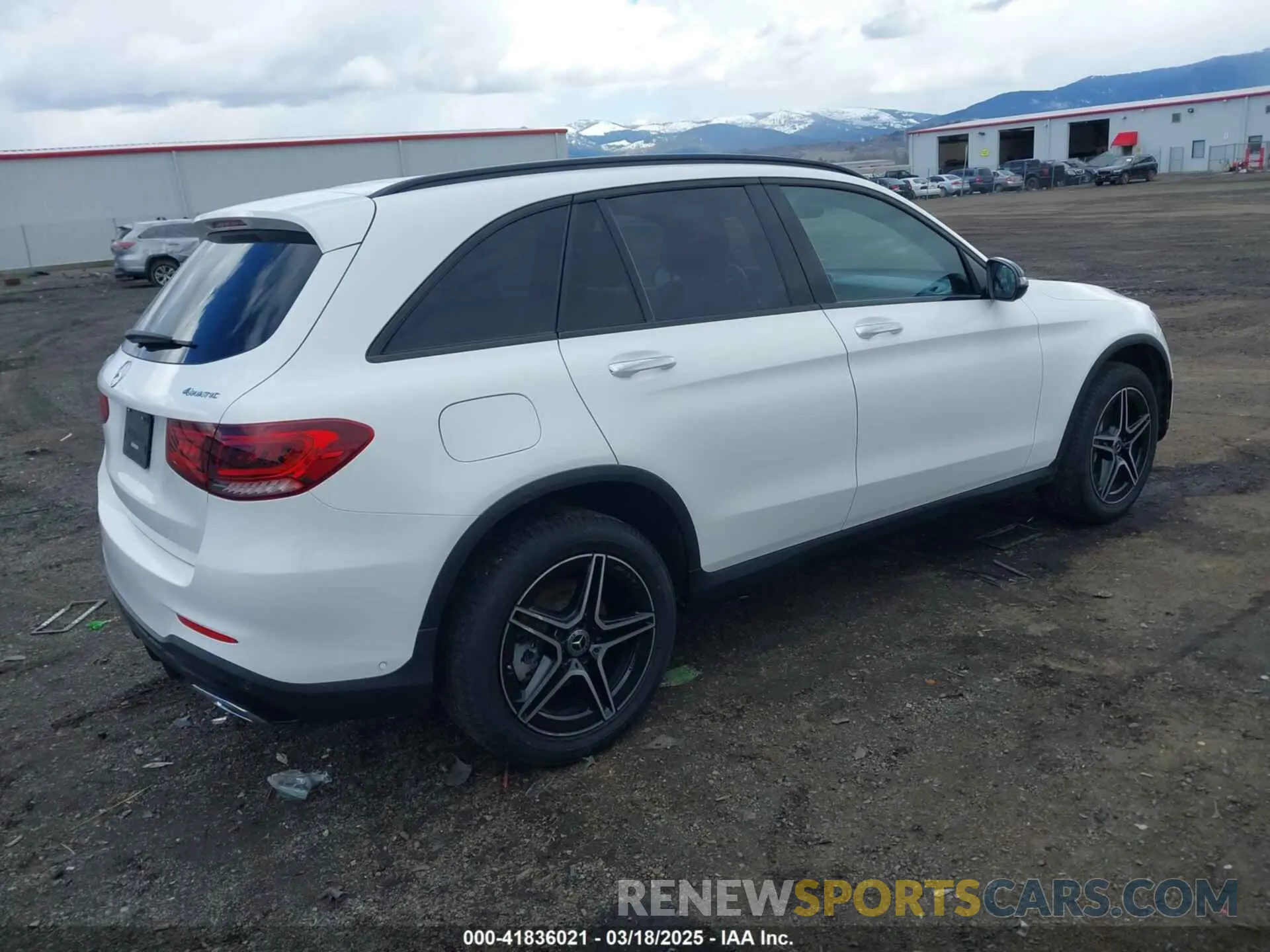 4 Photograph of a damaged car W1N0G8EBXNV390709 MERCEDES-BENZ GLC 300 2022