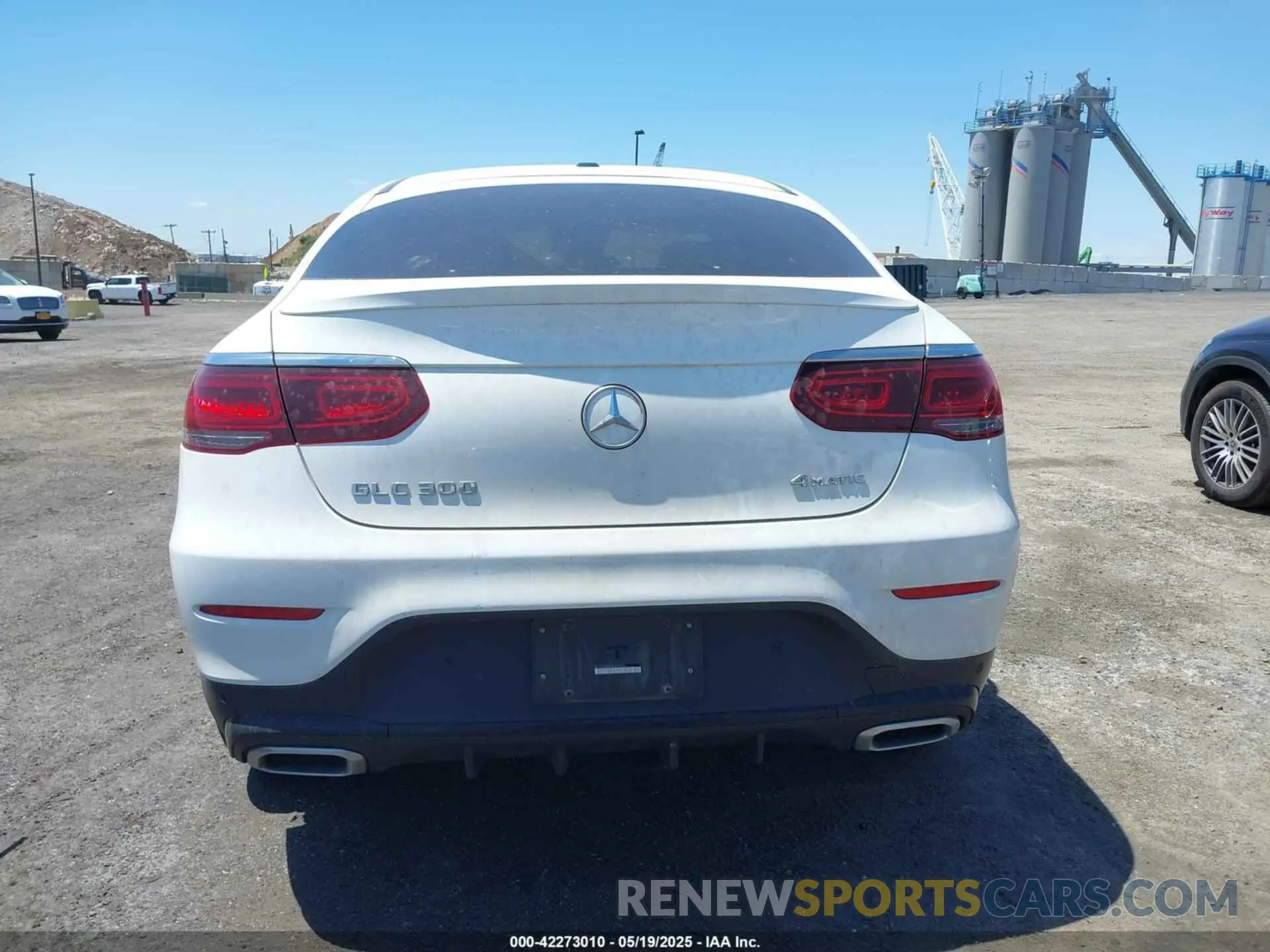 16 Photograph of a damaged car W1N0J8EB2NG029576 MERCEDES-BENZ GLC 300 2022