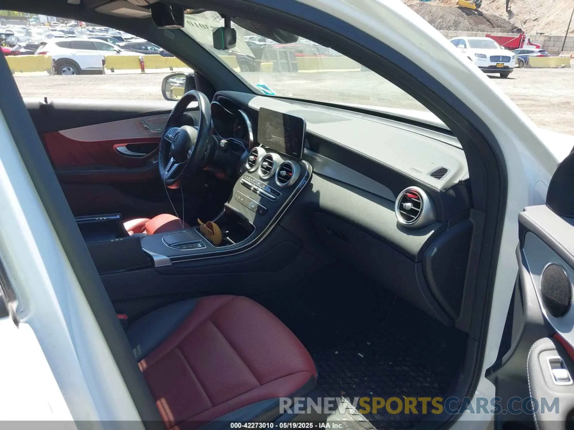 5 Photograph of a damaged car W1N0J8EB2NG029576 MERCEDES-BENZ GLC 300 2022