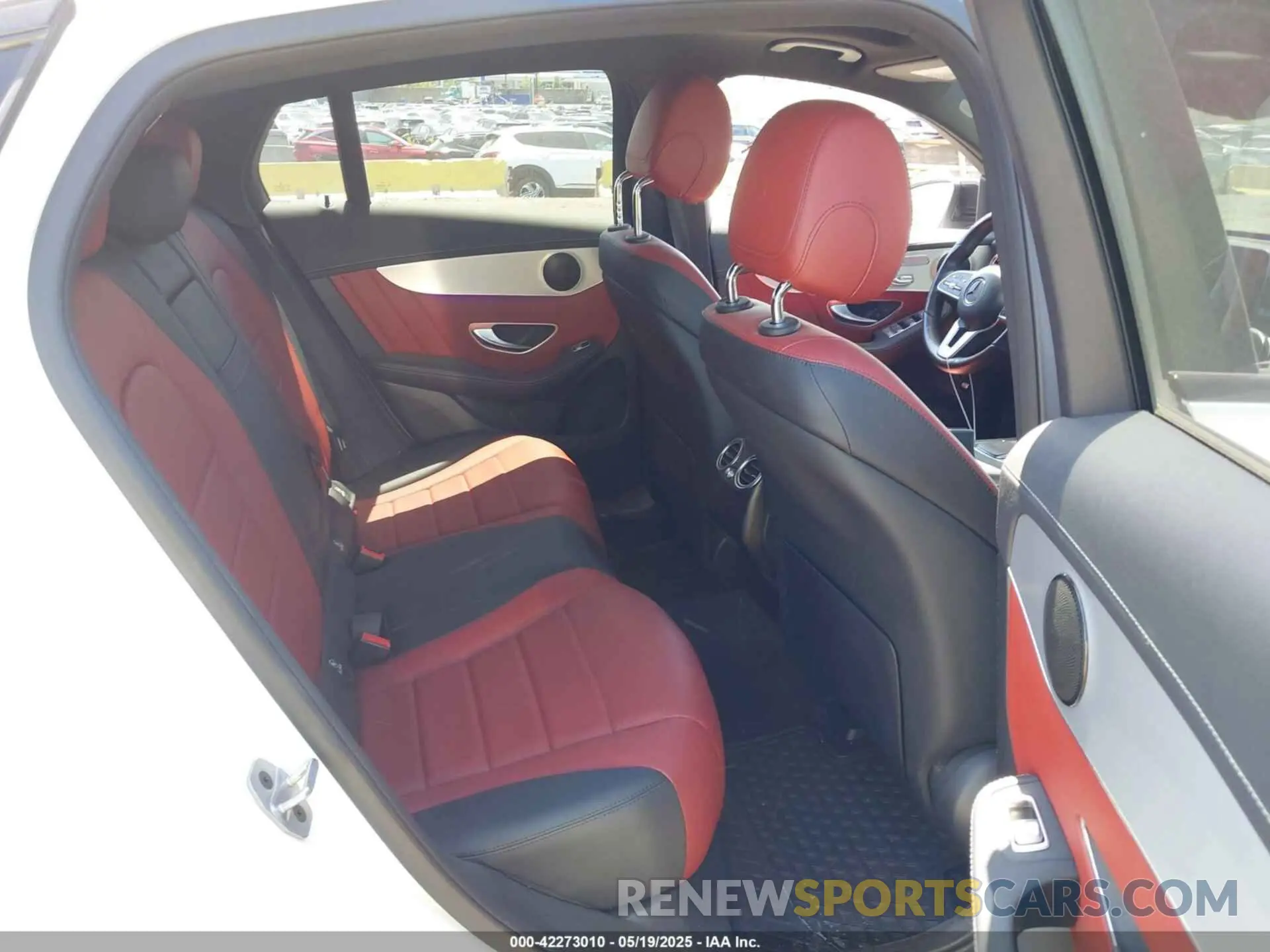8 Photograph of a damaged car W1N0J8EB2NG029576 MERCEDES-BENZ GLC 300 2022