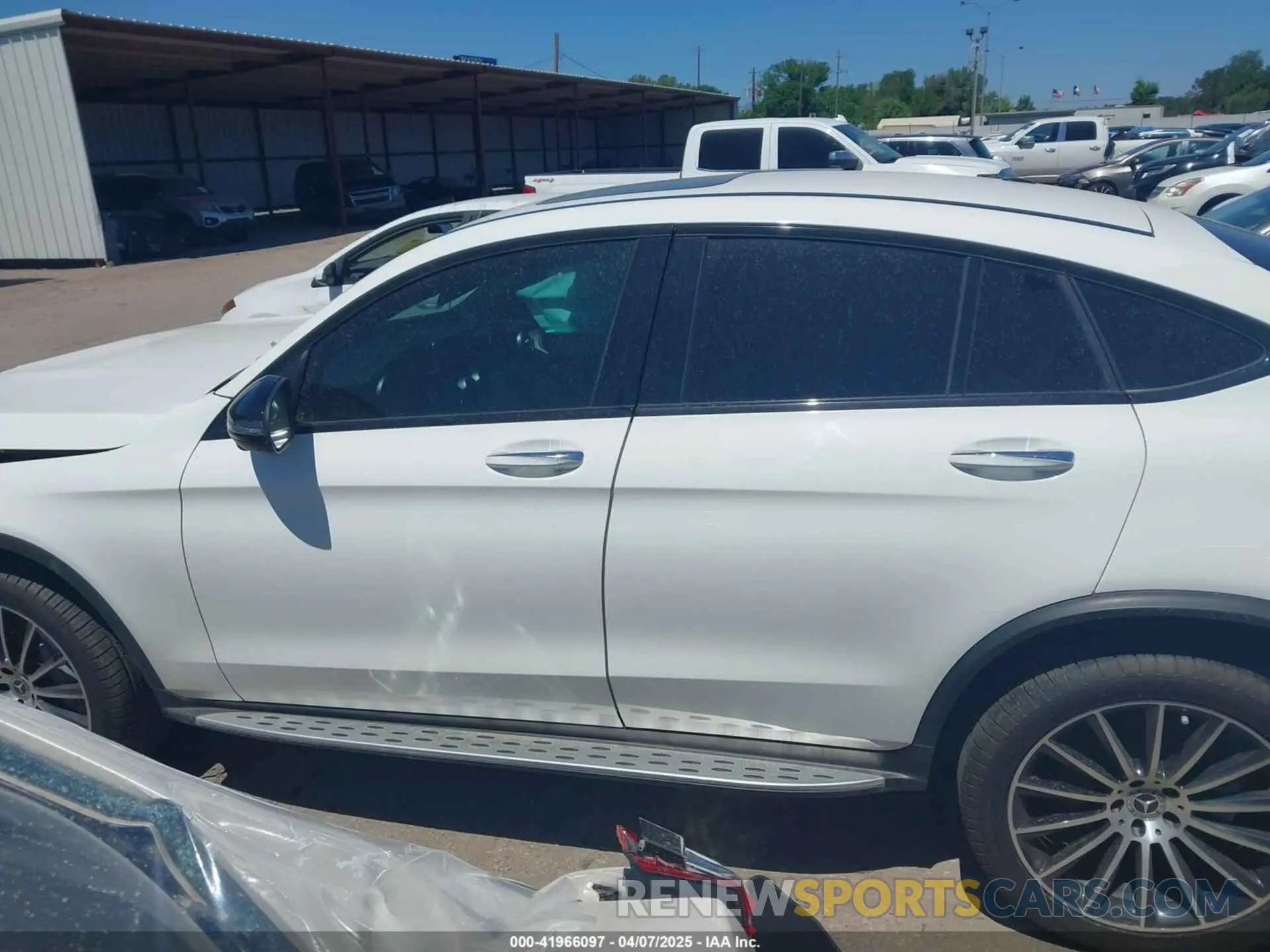 15 Photograph of a damaged car W1N0J8EB6NG026082 MERCEDES-BENZ GLC 300 2022