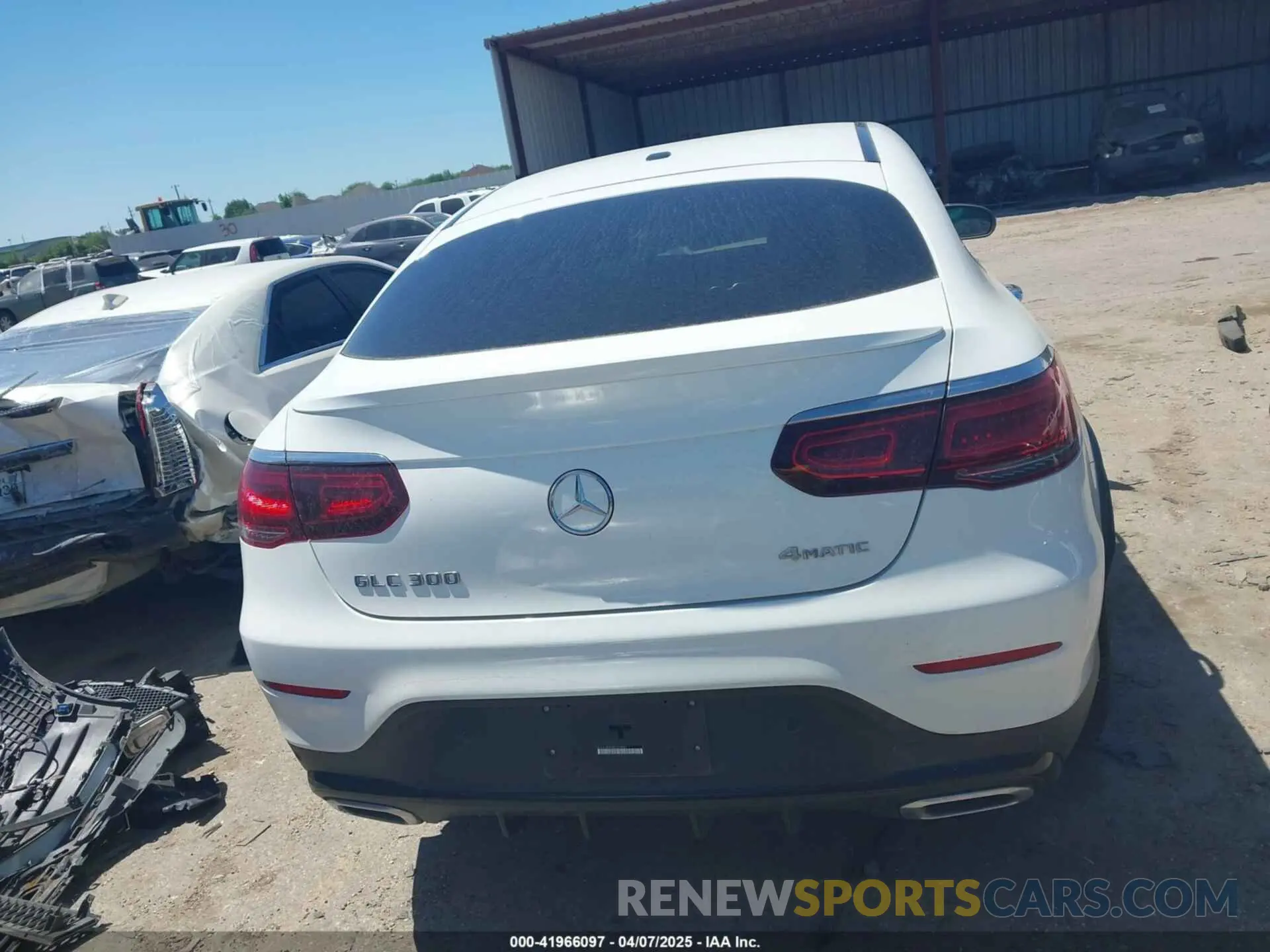 17 Photograph of a damaged car W1N0J8EB6NG026082 MERCEDES-BENZ GLC 300 2022