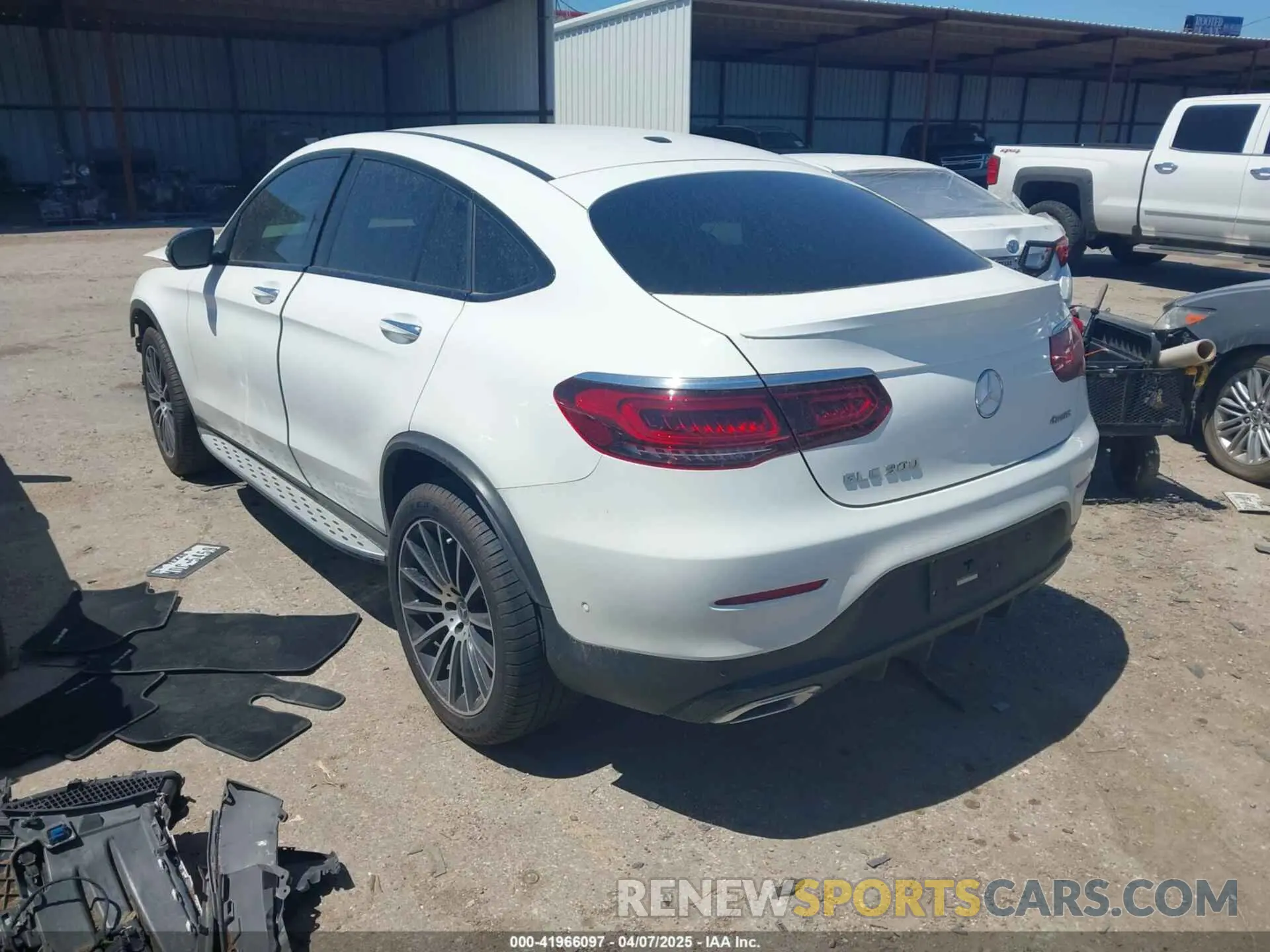 3 Photograph of a damaged car W1N0J8EB6NG026082 MERCEDES-BENZ GLC 300 2022