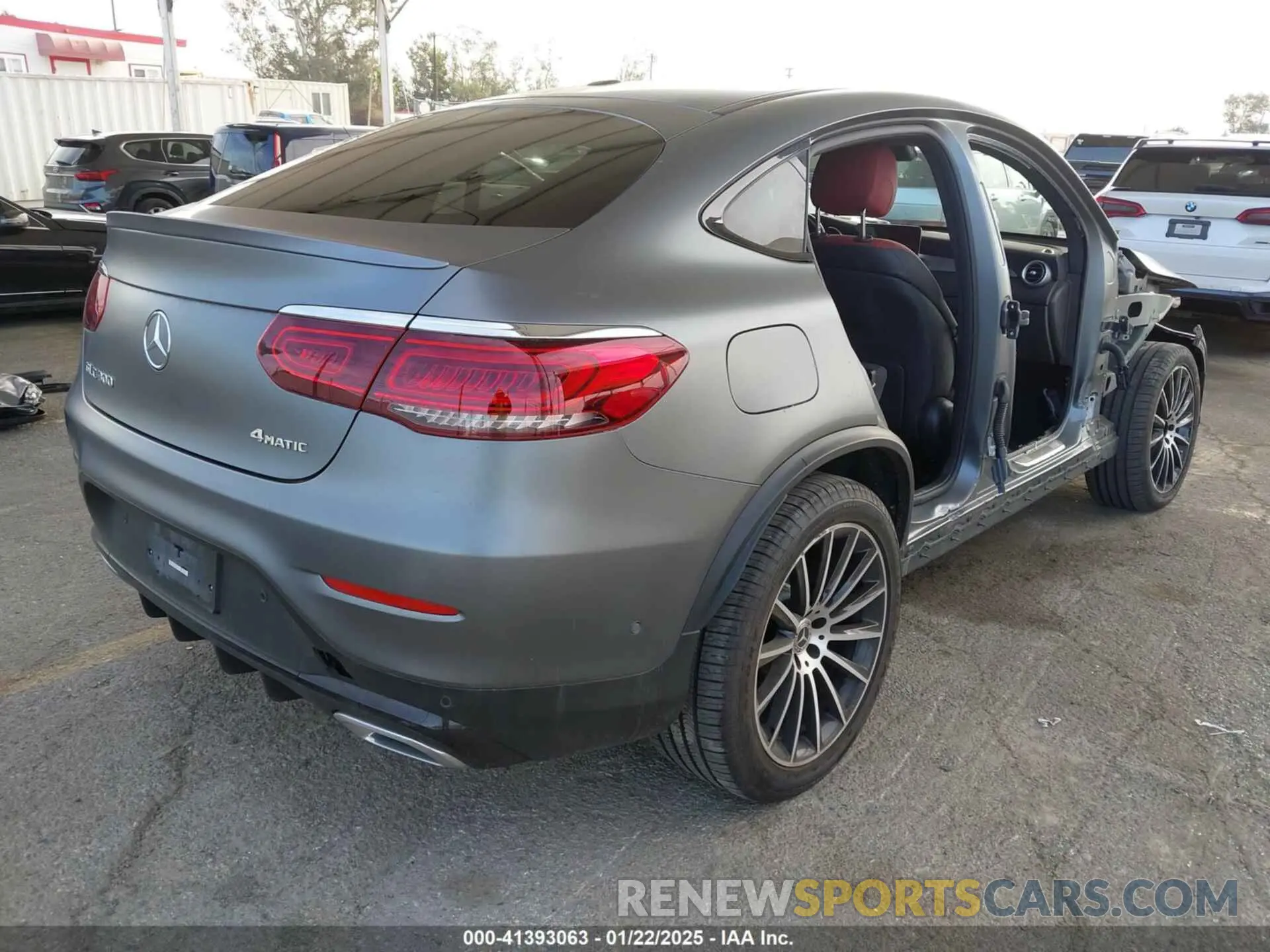 4 Photograph of a damaged car W1N0J8EB8NG037553 MERCEDES-BENZ GLC 300 2022