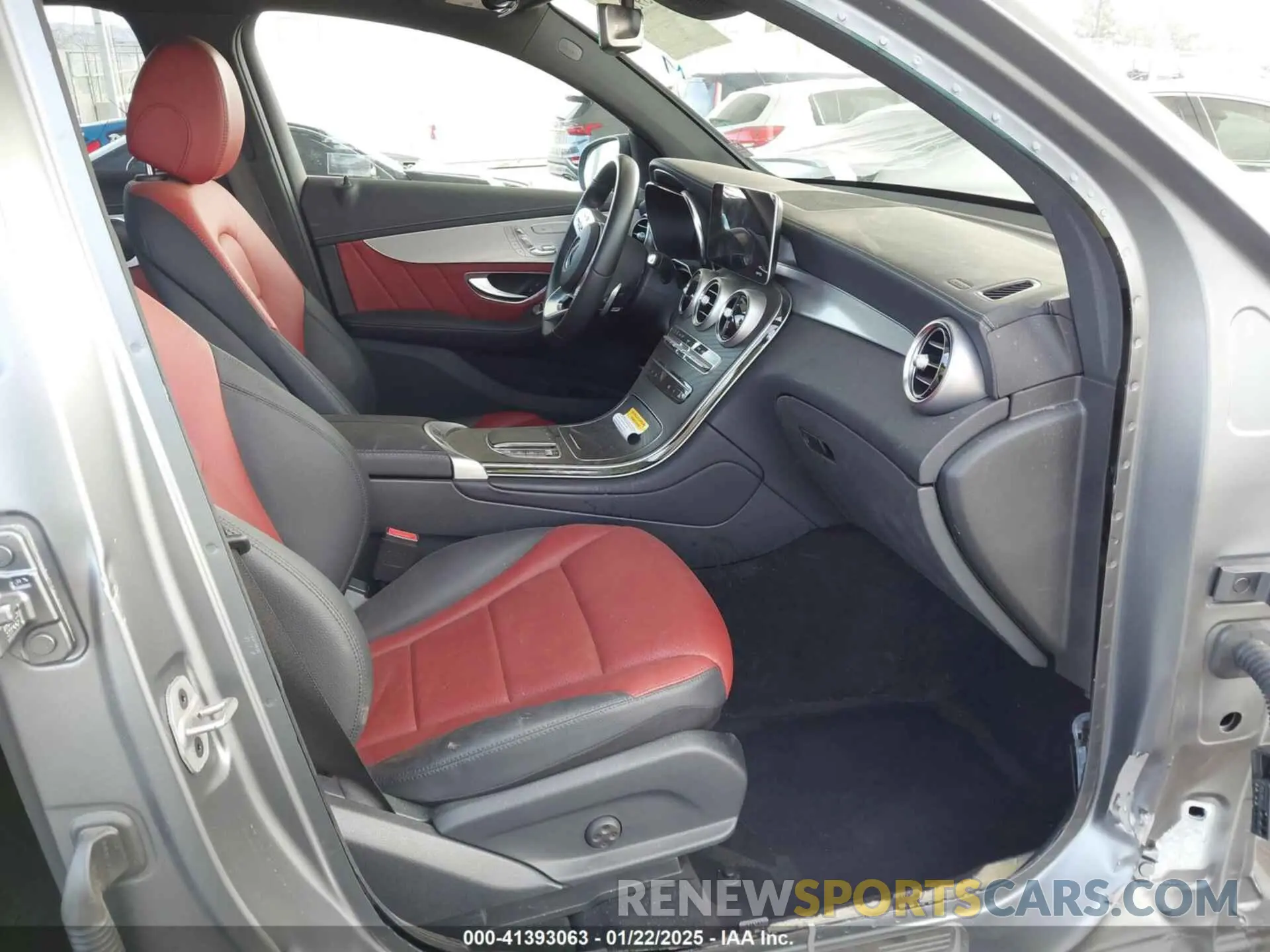 5 Photograph of a damaged car W1N0J8EB8NG037553 MERCEDES-BENZ GLC 300 2022