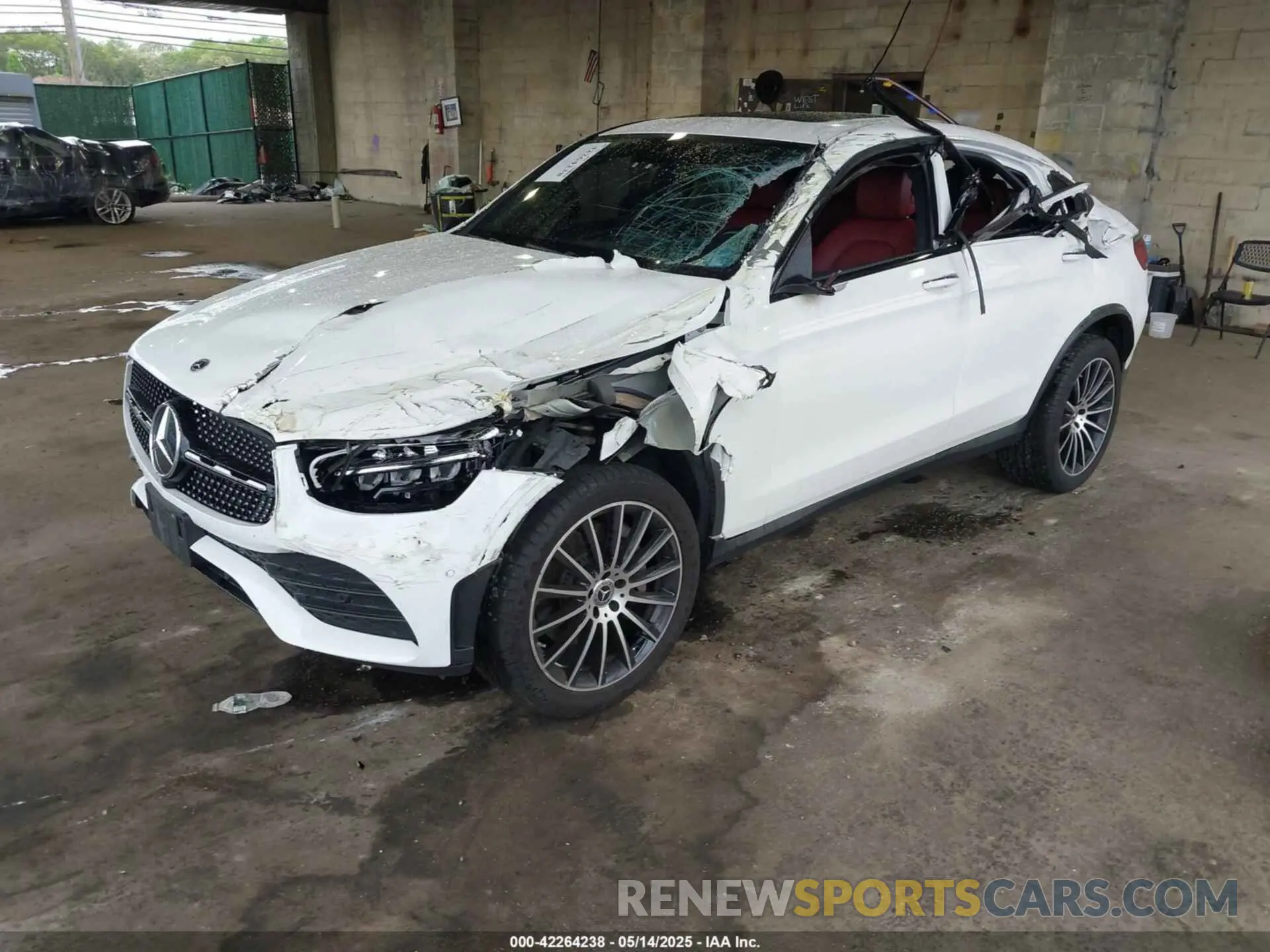 2 Photograph of a damaged car W1N0J8EB9NG102183 MERCEDES-BENZ GLC 300 2022