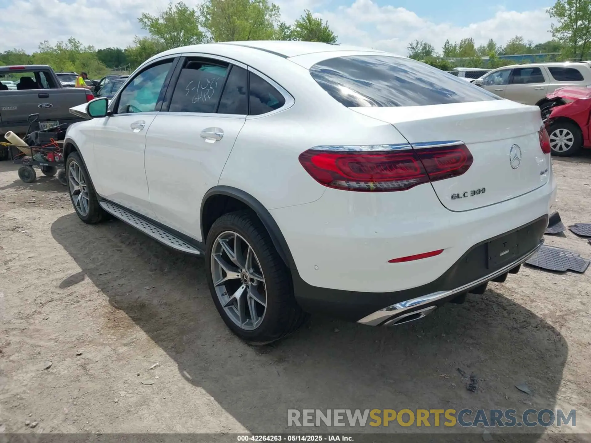 3 Photograph of a damaged car W1N0J8EB3PG125932 MERCEDES-BENZ GLC 300 2023