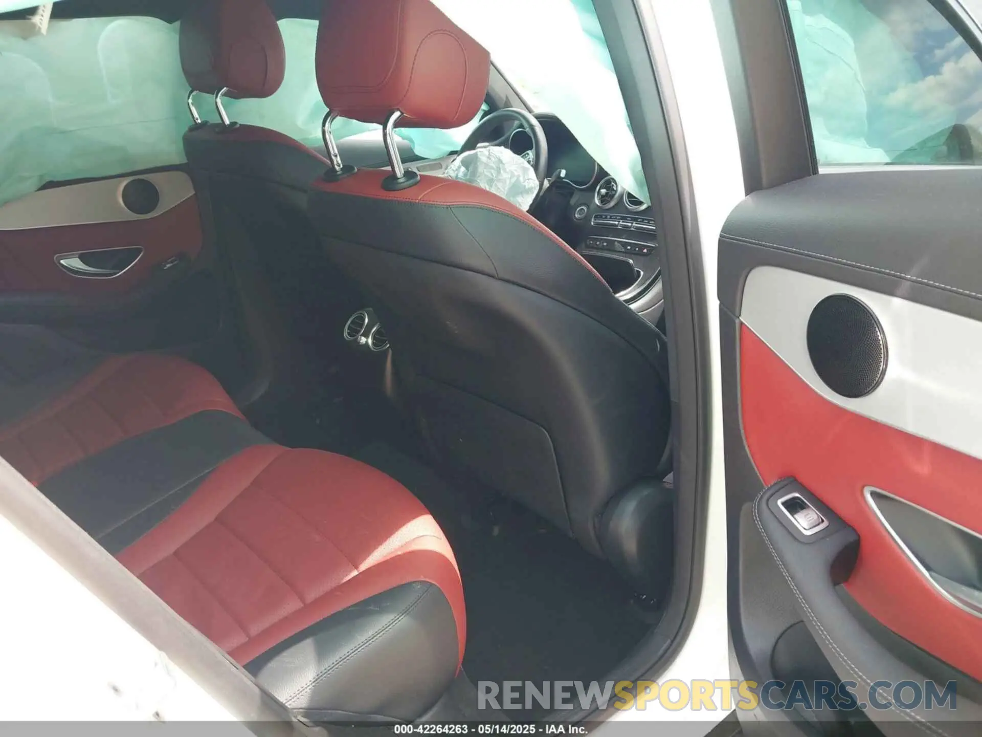 8 Photograph of a damaged car W1N0J8EB3PG125932 MERCEDES-BENZ GLC 300 2023
