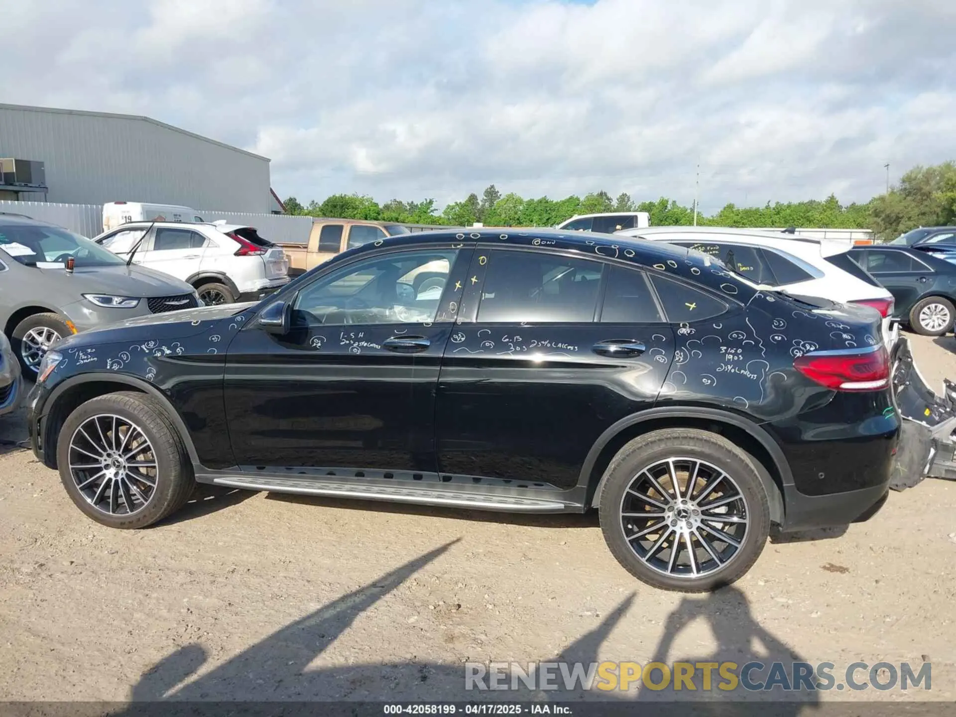 14 Photograph of a damaged car W1N0J8EB3PG139622 MERCEDES-BENZ GLC 300 2023