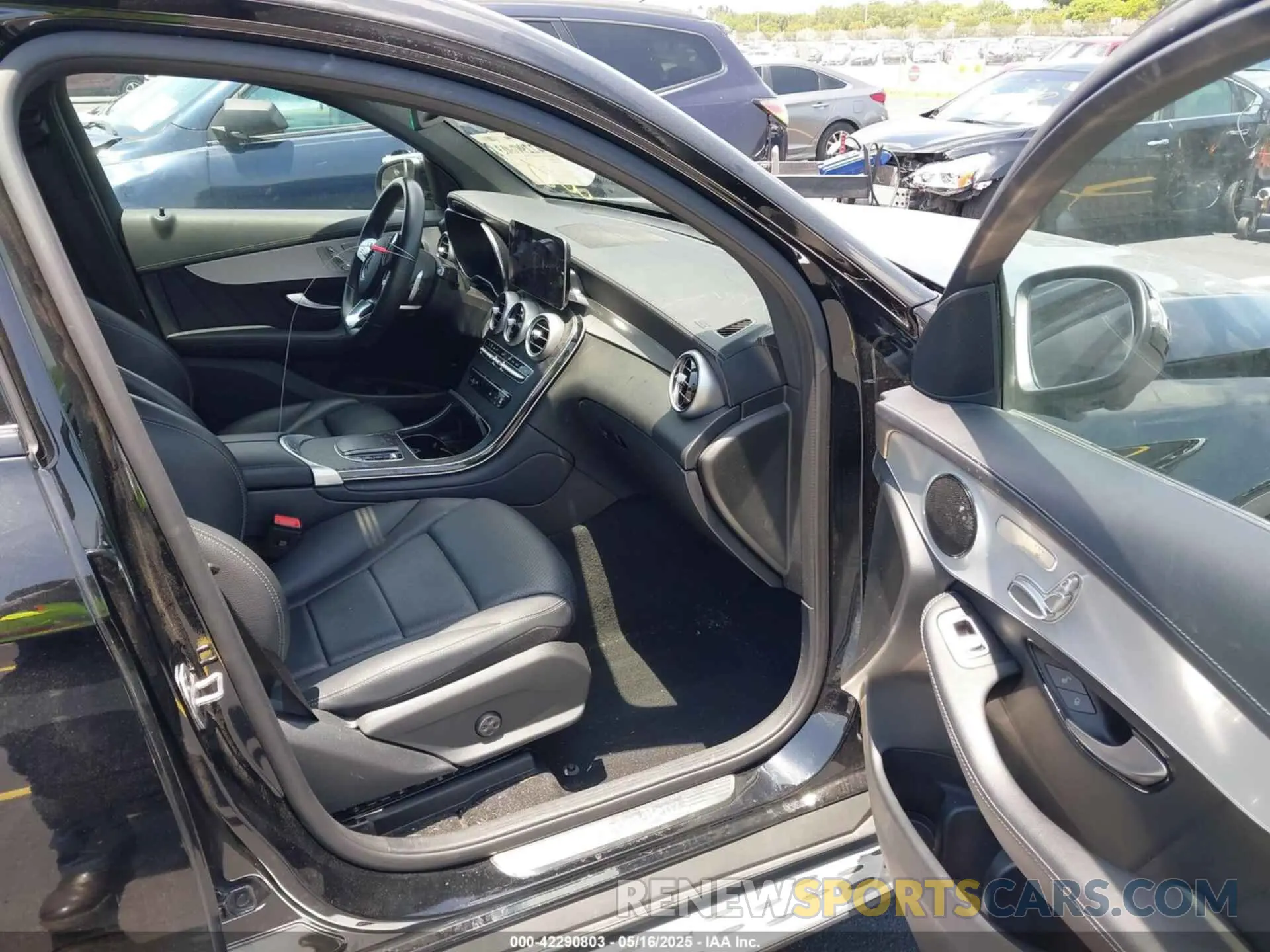 5 Photograph of a damaged car W1N0J8EB5PG146197 MERCEDES-BENZ GLC 300 2023