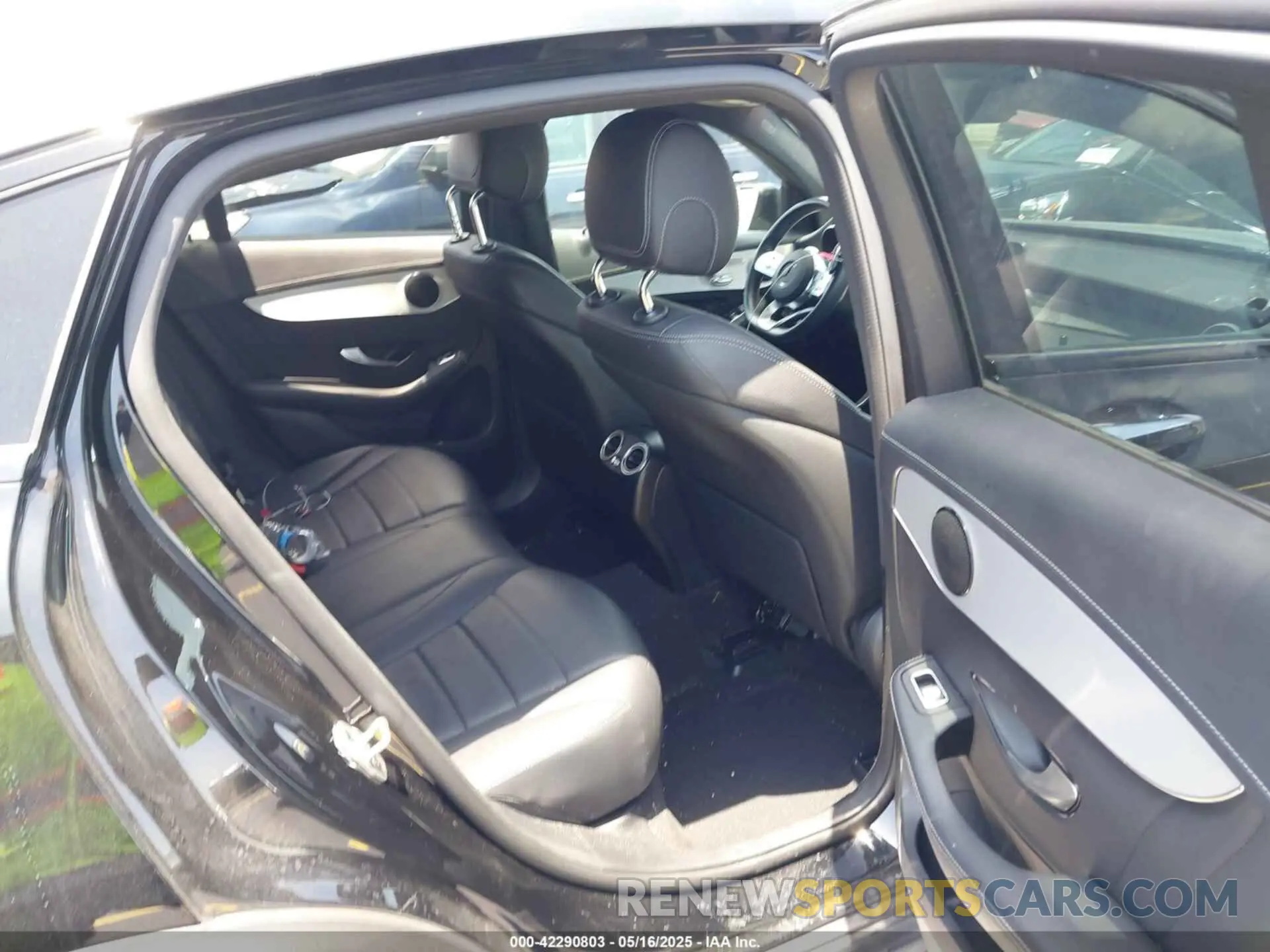 8 Photograph of a damaged car W1N0J8EB5PG146197 MERCEDES-BENZ GLC 300 2023