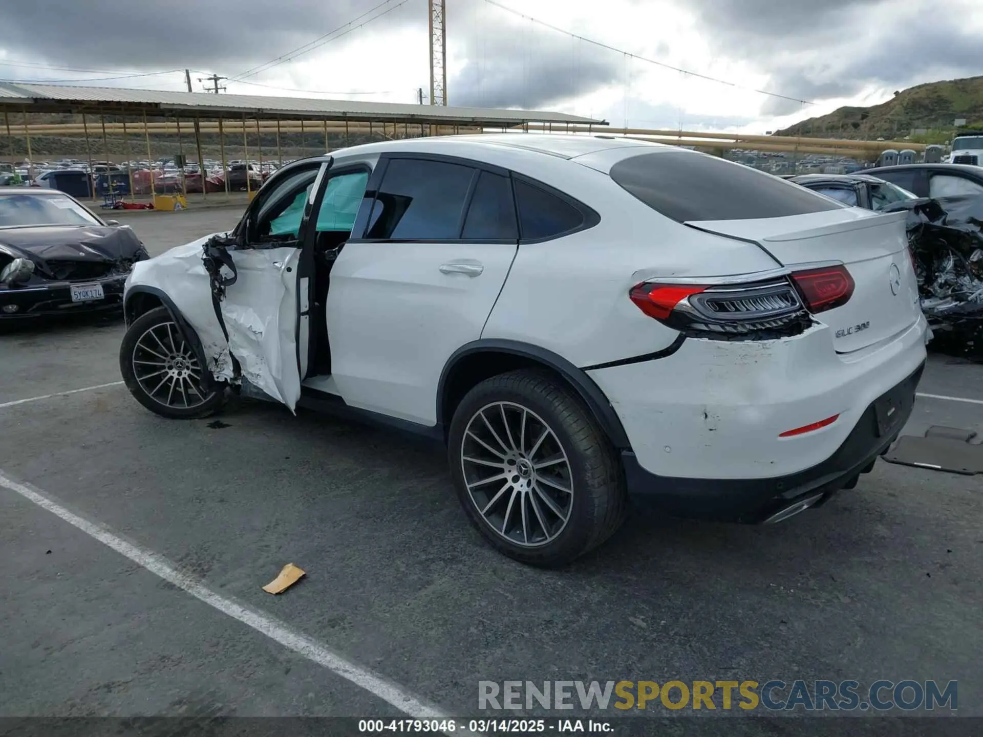 3 Photograph of a damaged car W1N0J8EB8PG144315 MERCEDES-BENZ GLC 300 2023