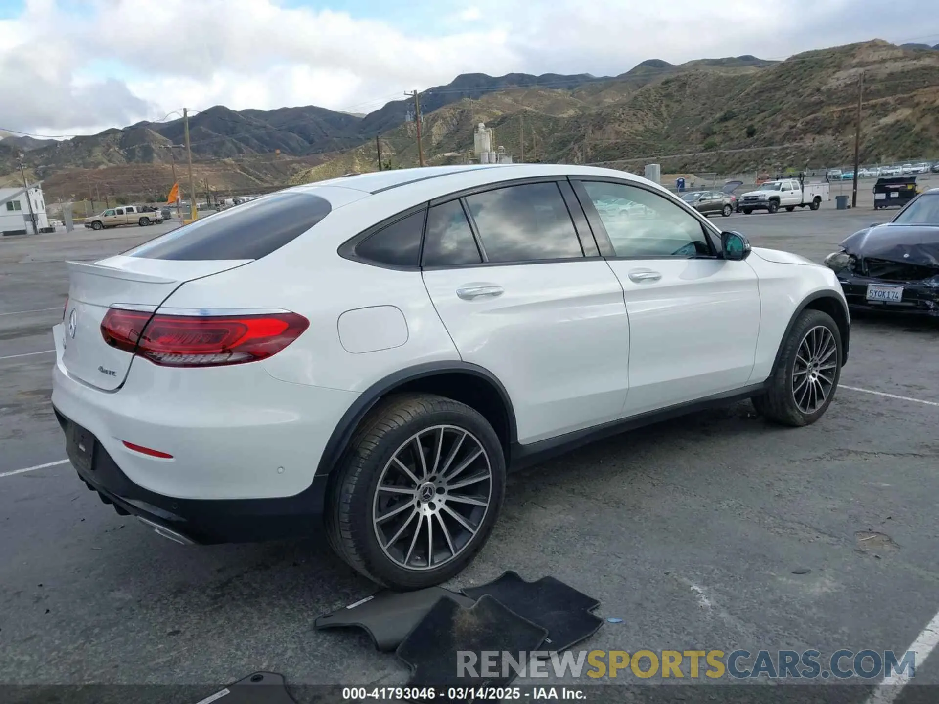 4 Photograph of a damaged car W1N0J8EB8PG144315 MERCEDES-BENZ GLC 300 2023