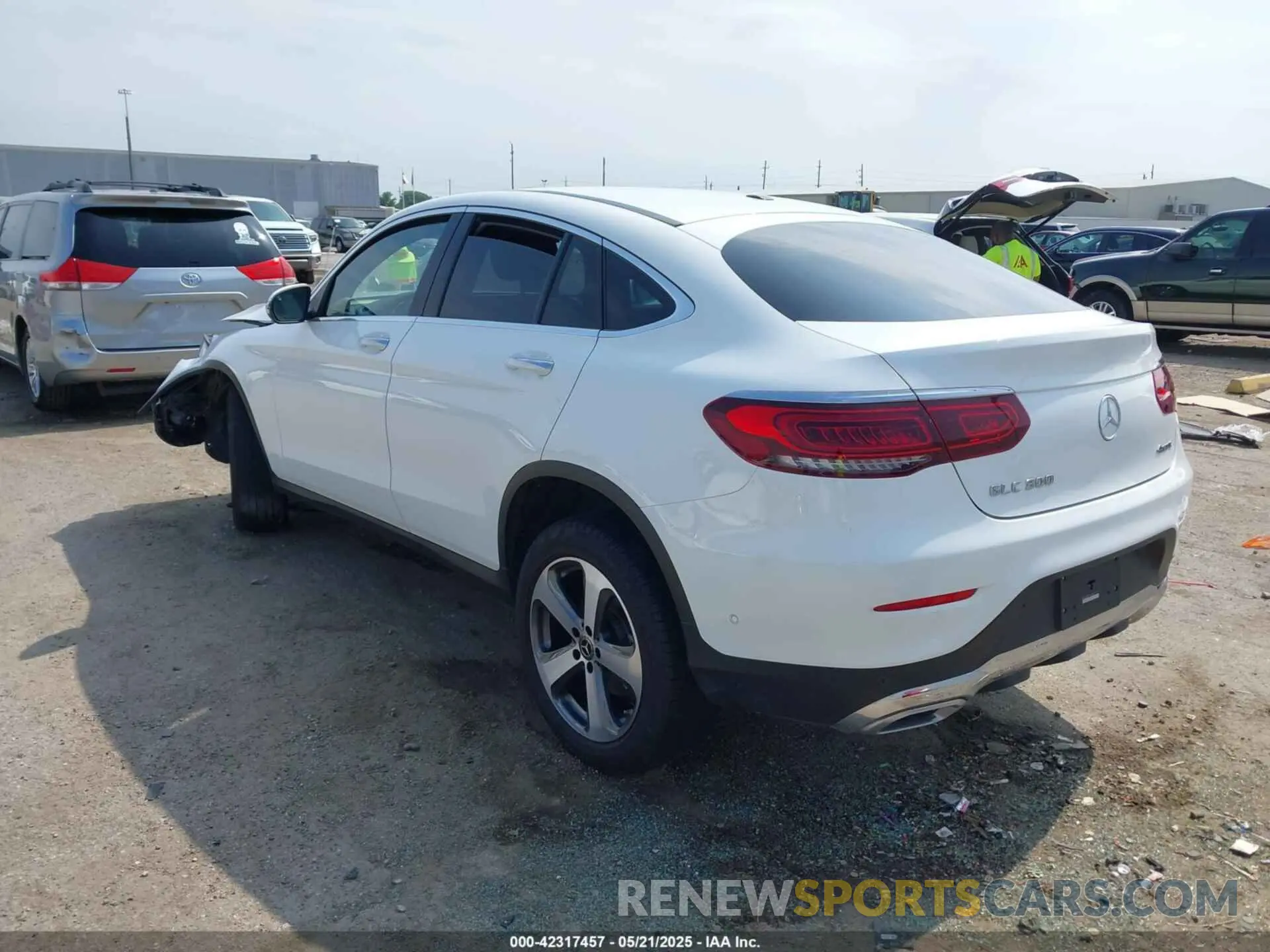 3 Photograph of a damaged car W1N0J8EB9PG166128 MERCEDES-BENZ GLC 300 2023