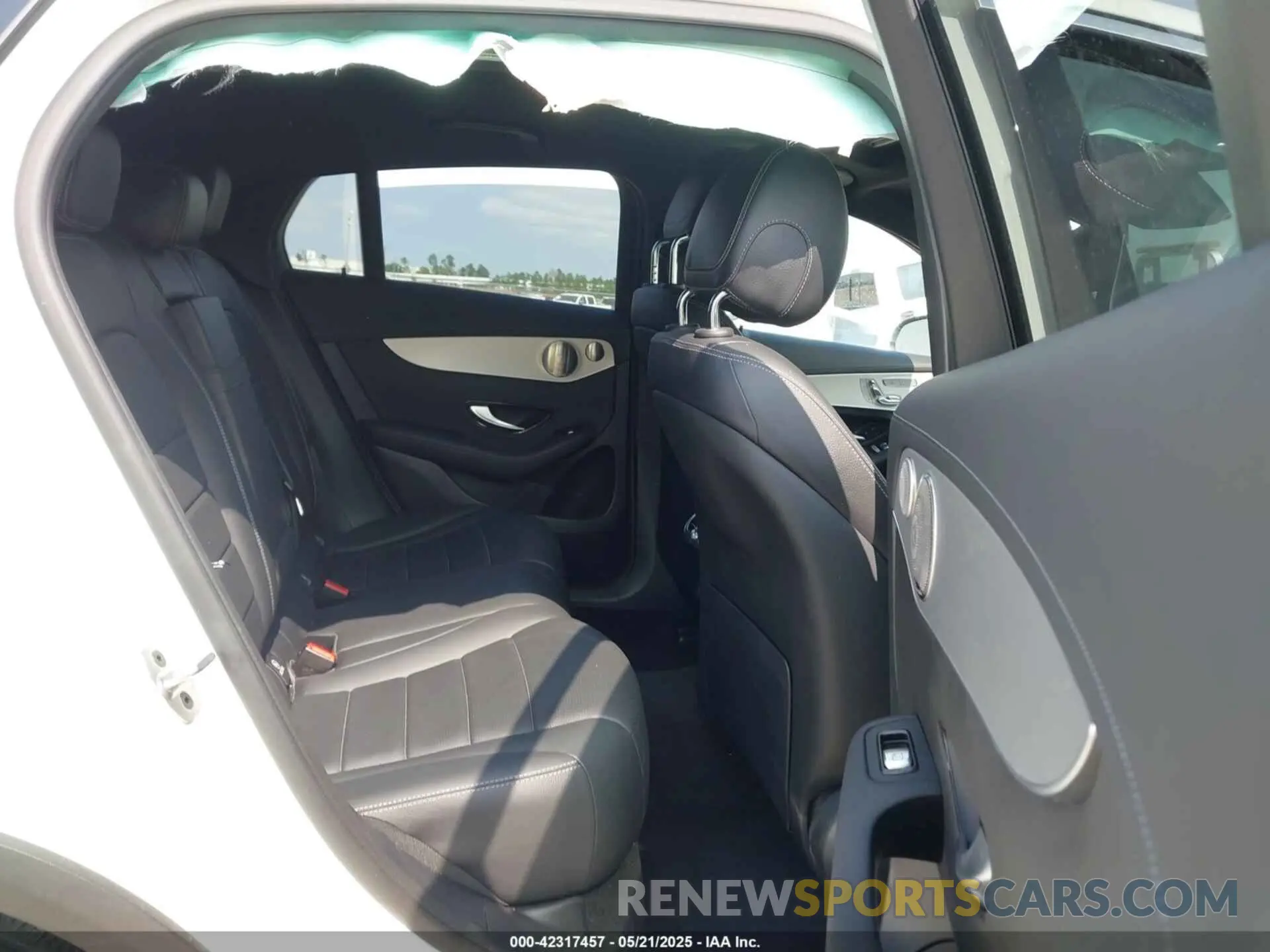 8 Photograph of a damaged car W1N0J8EB9PG166128 MERCEDES-BENZ GLC 300 2023