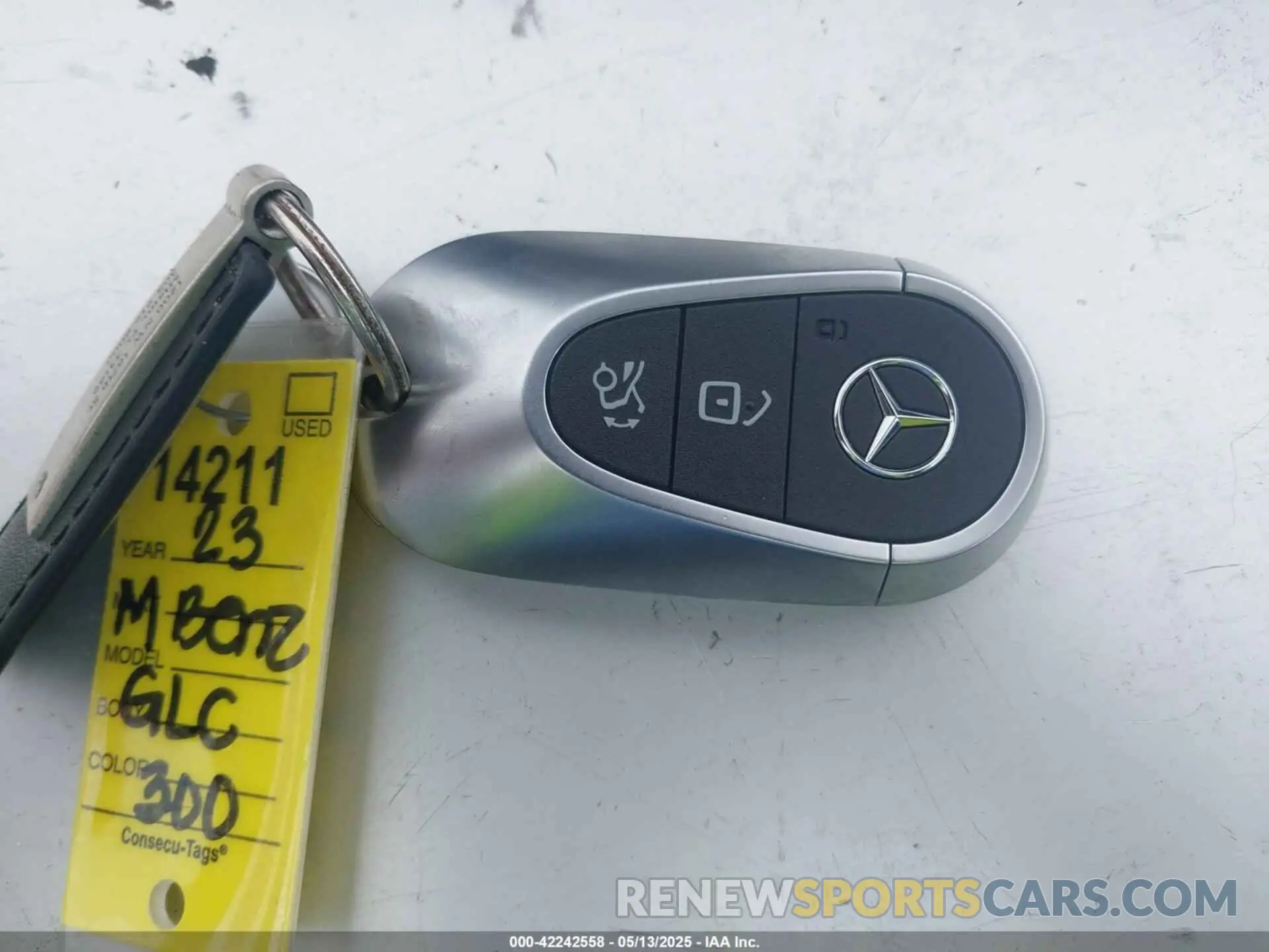11 Photograph of a damaged car W1NKM4GB8PF047045 MERCEDES-BENZ GLC 300 2023