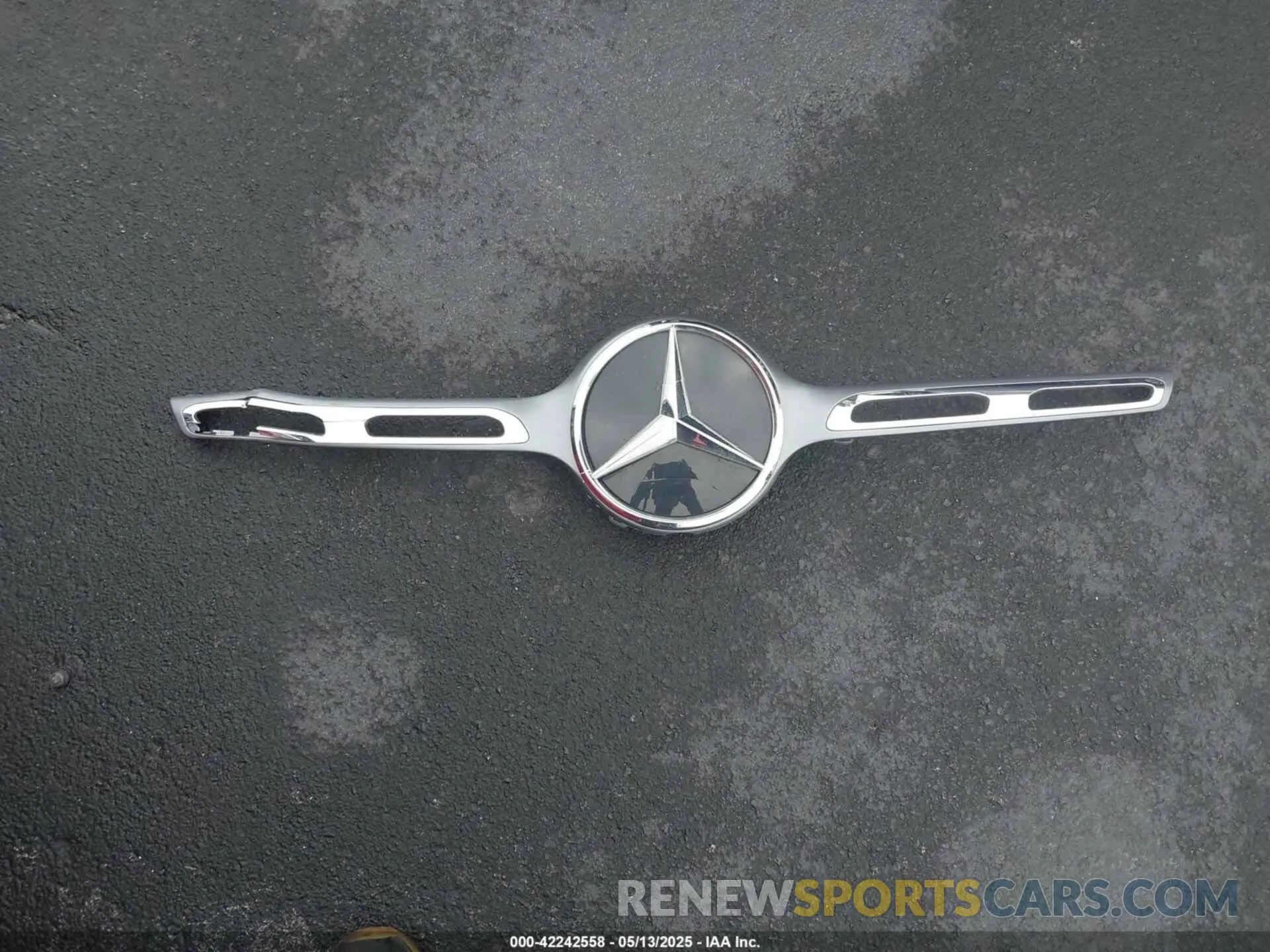 12 Photograph of a damaged car W1NKM4GB8PF047045 MERCEDES-BENZ GLC 300 2023