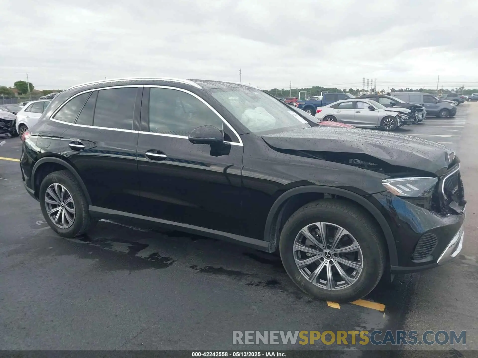14 Photograph of a damaged car W1NKM4GB8PF047045 MERCEDES-BENZ GLC 300 2023