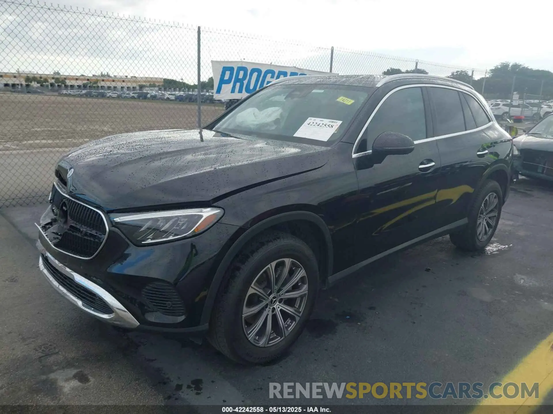 2 Photograph of a damaged car W1NKM4GB8PF047045 MERCEDES-BENZ GLC 300 2023