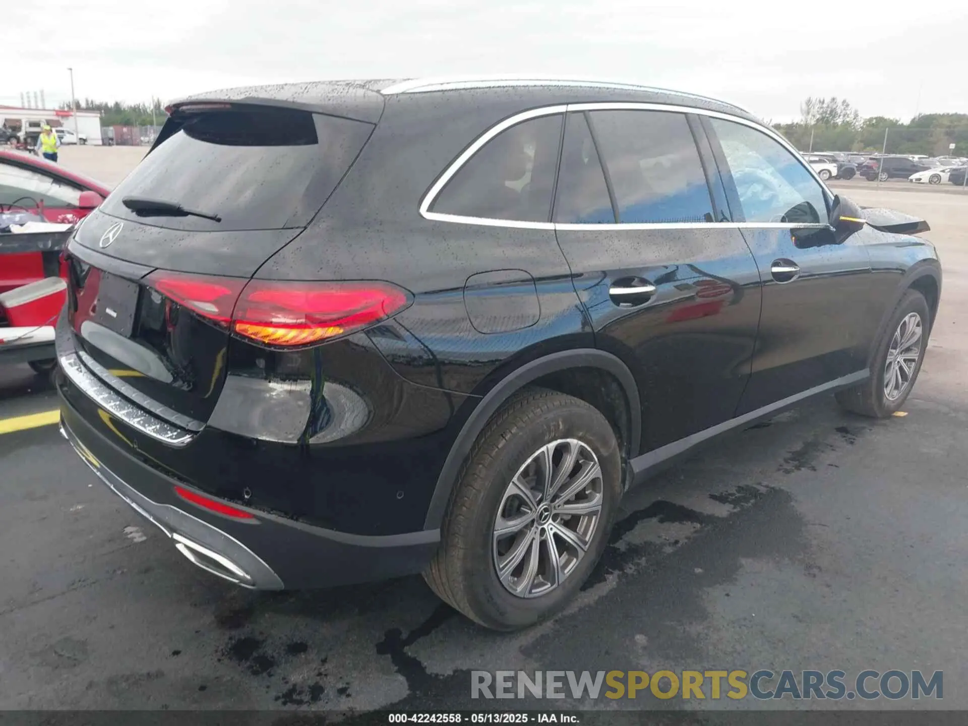 4 Photograph of a damaged car W1NKM4GB8PF047045 MERCEDES-BENZ GLC 300 2023