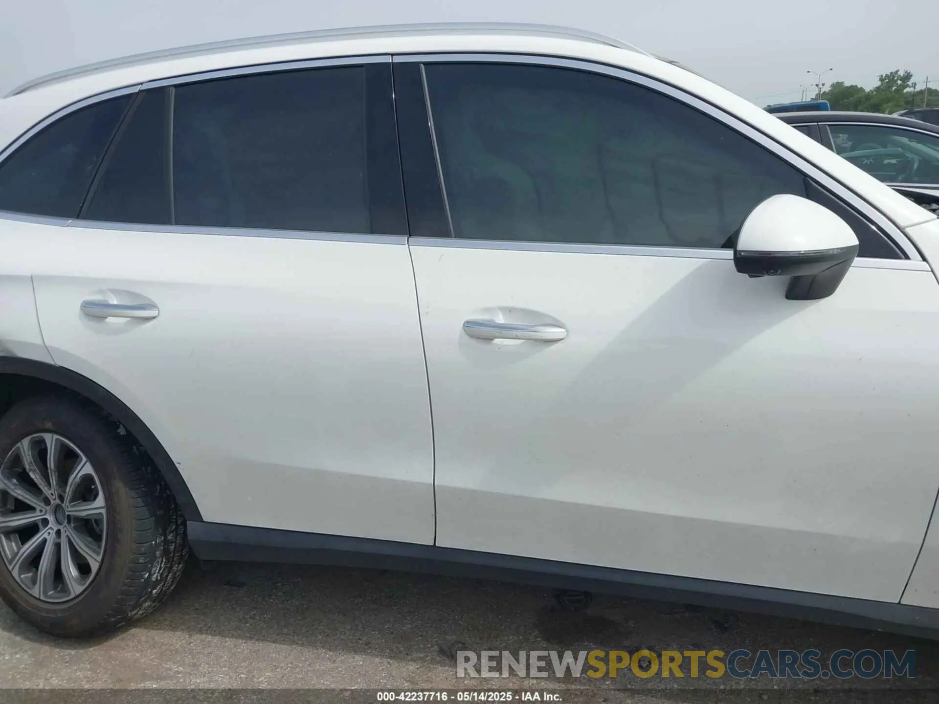 13 Photograph of a damaged car W1NKM4GB9PU019119 MERCEDES-BENZ GLC 300 2023