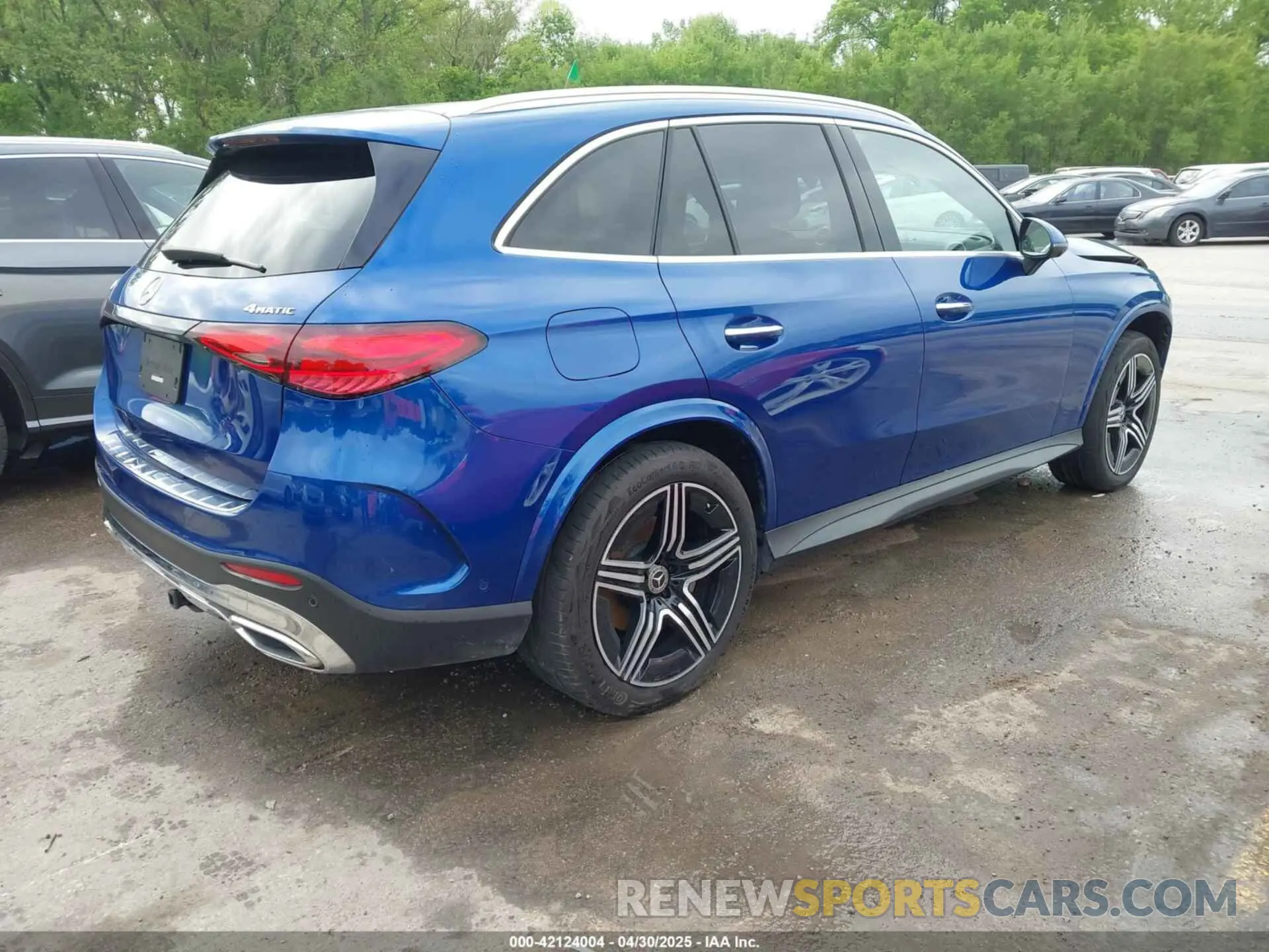 4 Photograph of a damaged car W1NKM4HB7PF049335 MERCEDES-BENZ GLC 300 2023